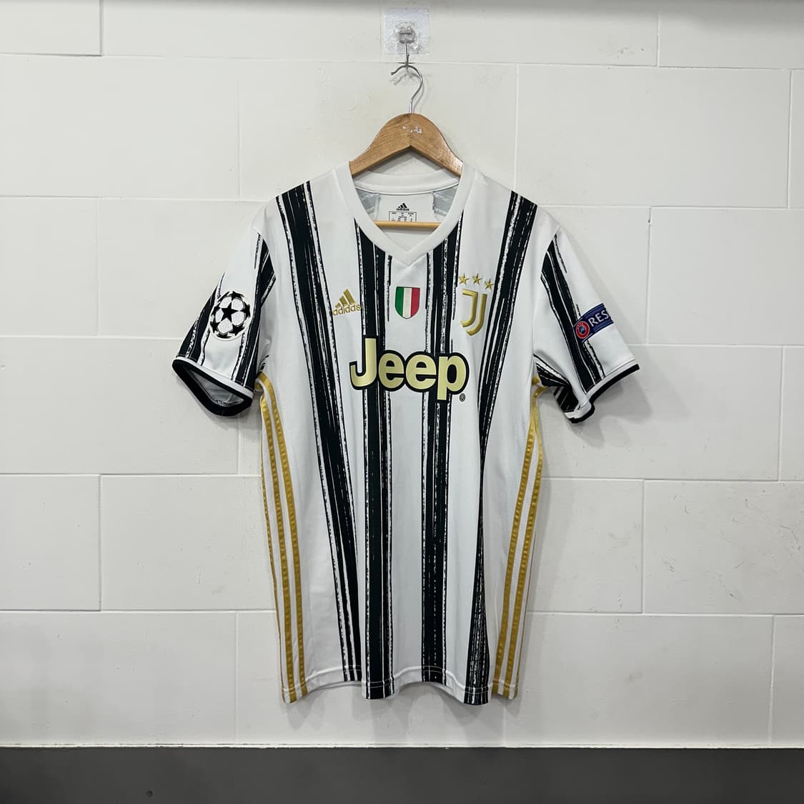 20-21 유벤투스 홈 디발라 유니폼 상품이미지1