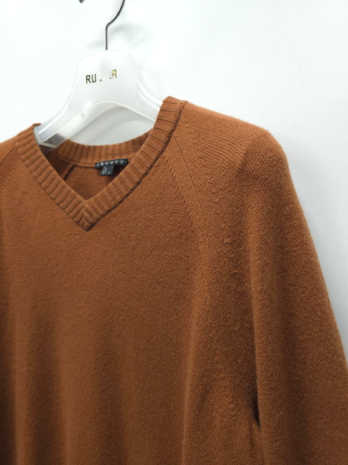 띠어리 여성 100% 캐시미어 브이넥 니트 (S) 상품이미지4