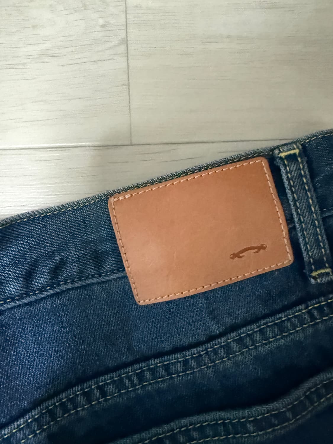 비바스튜디오 청반바지 미착용 판매 합니다. 상품이미지5