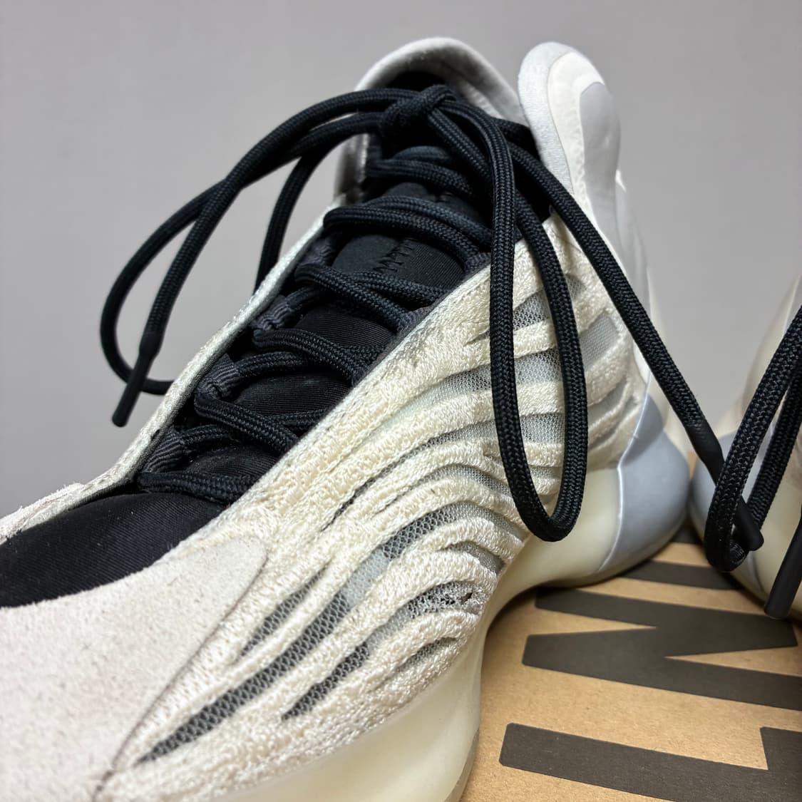 [260]아디다스 YZY QNTM 퀀텀 미스트슬레이트 상품이미지9