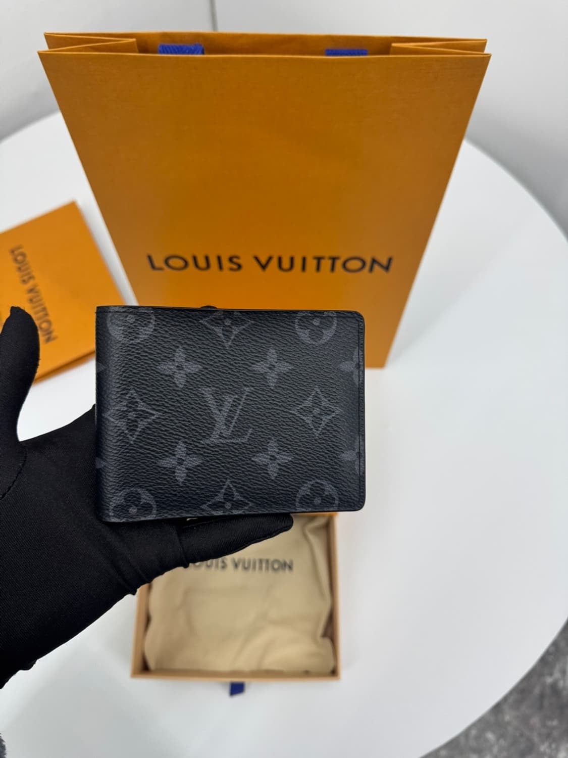 [백화점] 루이비통 멀티플 월렛 모노그램 이클립스 반지갑  450,000 상품이미지3
