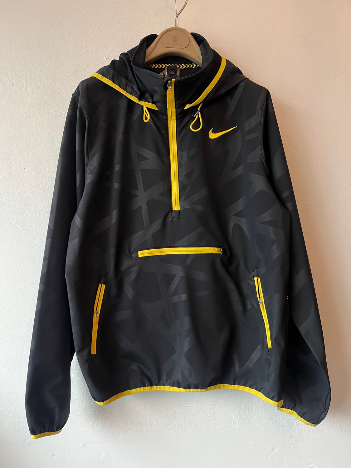 나이키 남성 블랙 아노락후드티 바람막이티셔츠 상품이미지2