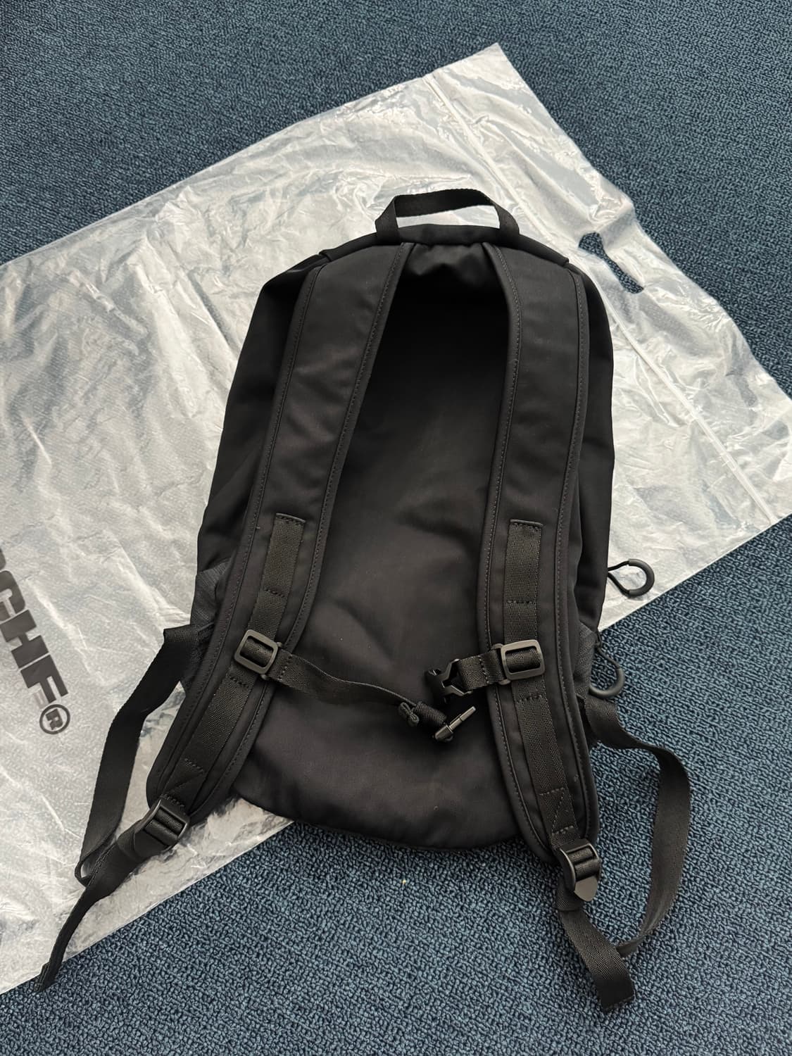 미스치프 X 헬리녹스 백팩 (Black) 상품이미지2