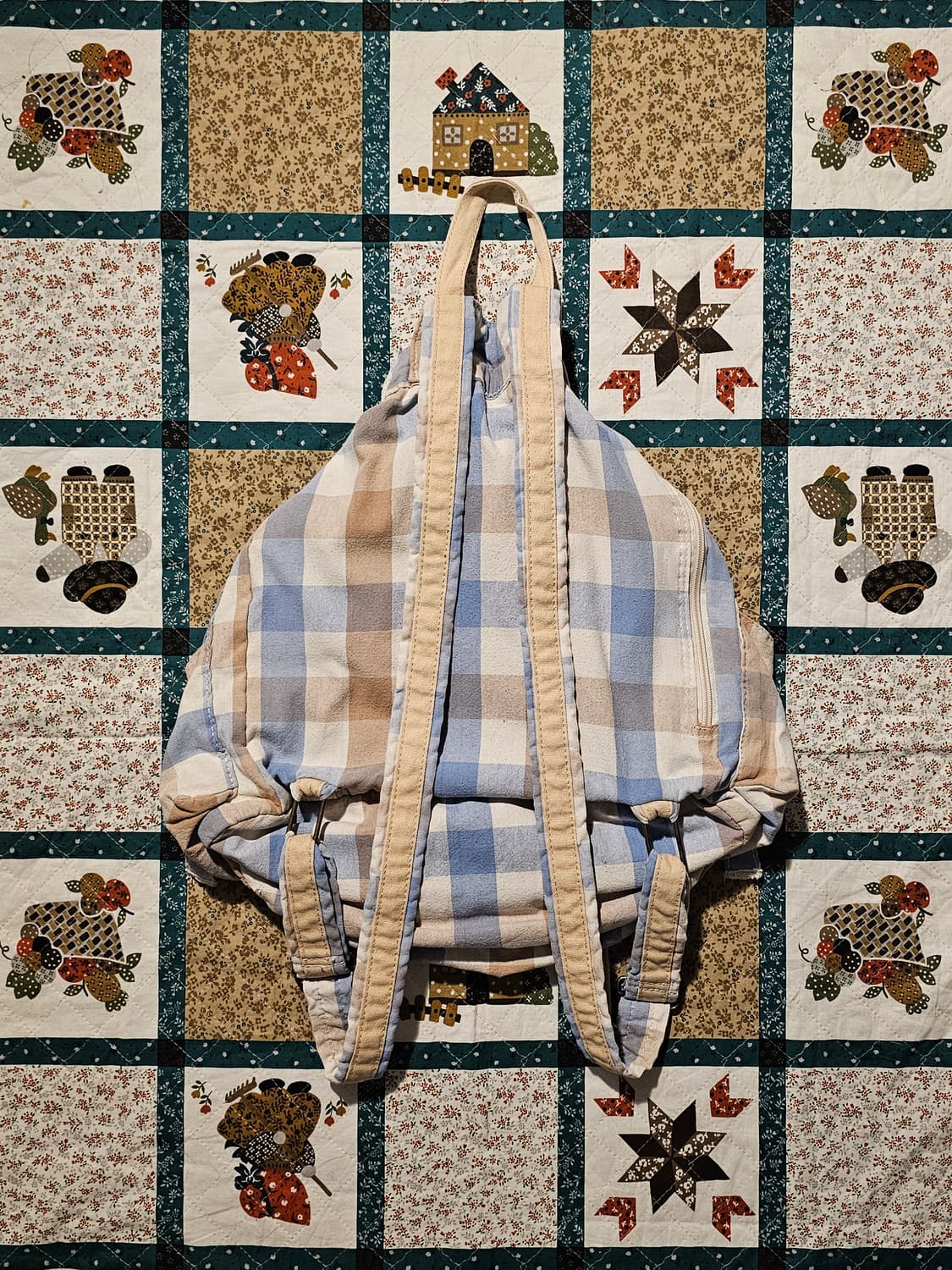 피스타치오 아몬드 체크 모리백팩 상품이미지2