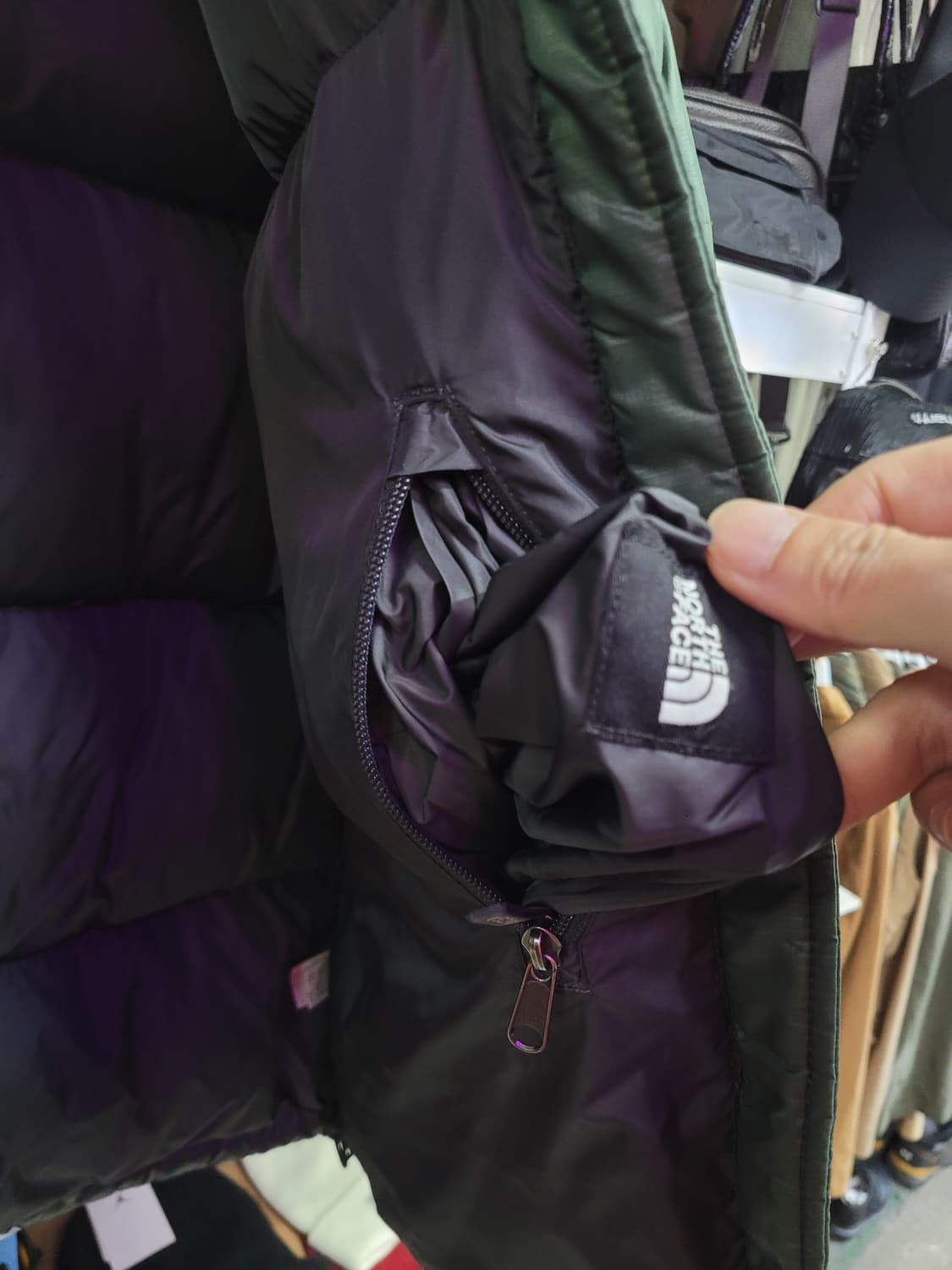 노스페이스 700 눕시 패딩 그린/블랙 상품이미지3