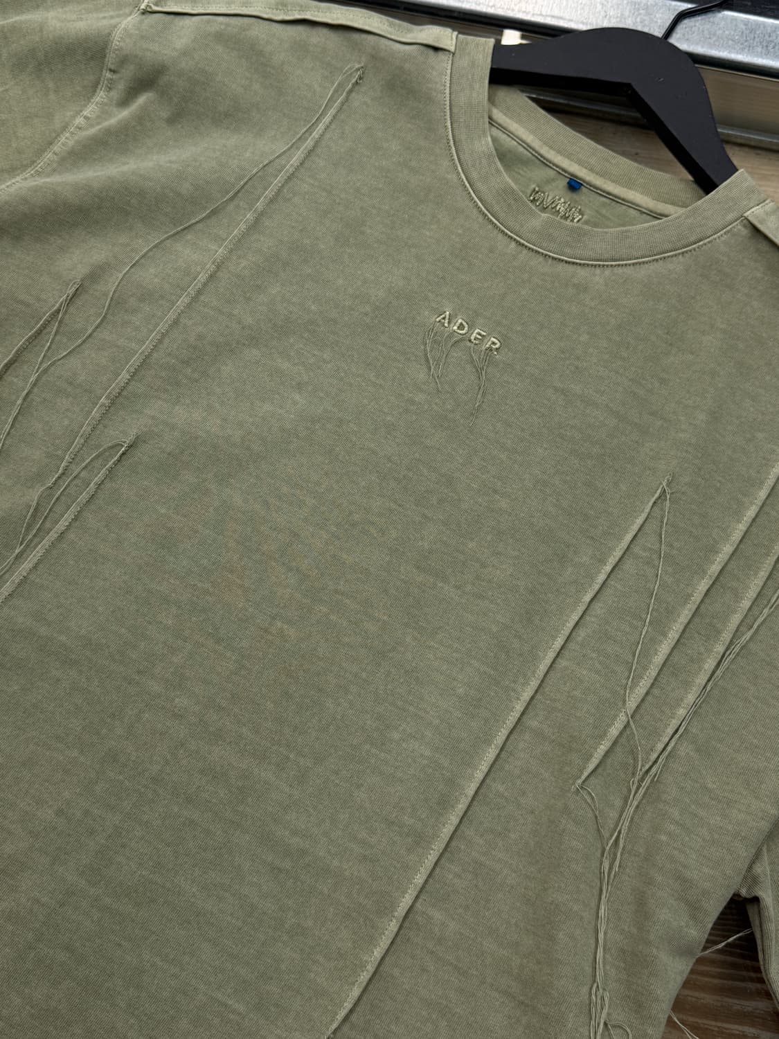 아더에러 21SS 니들 로고 티셔츠 상품이미지4