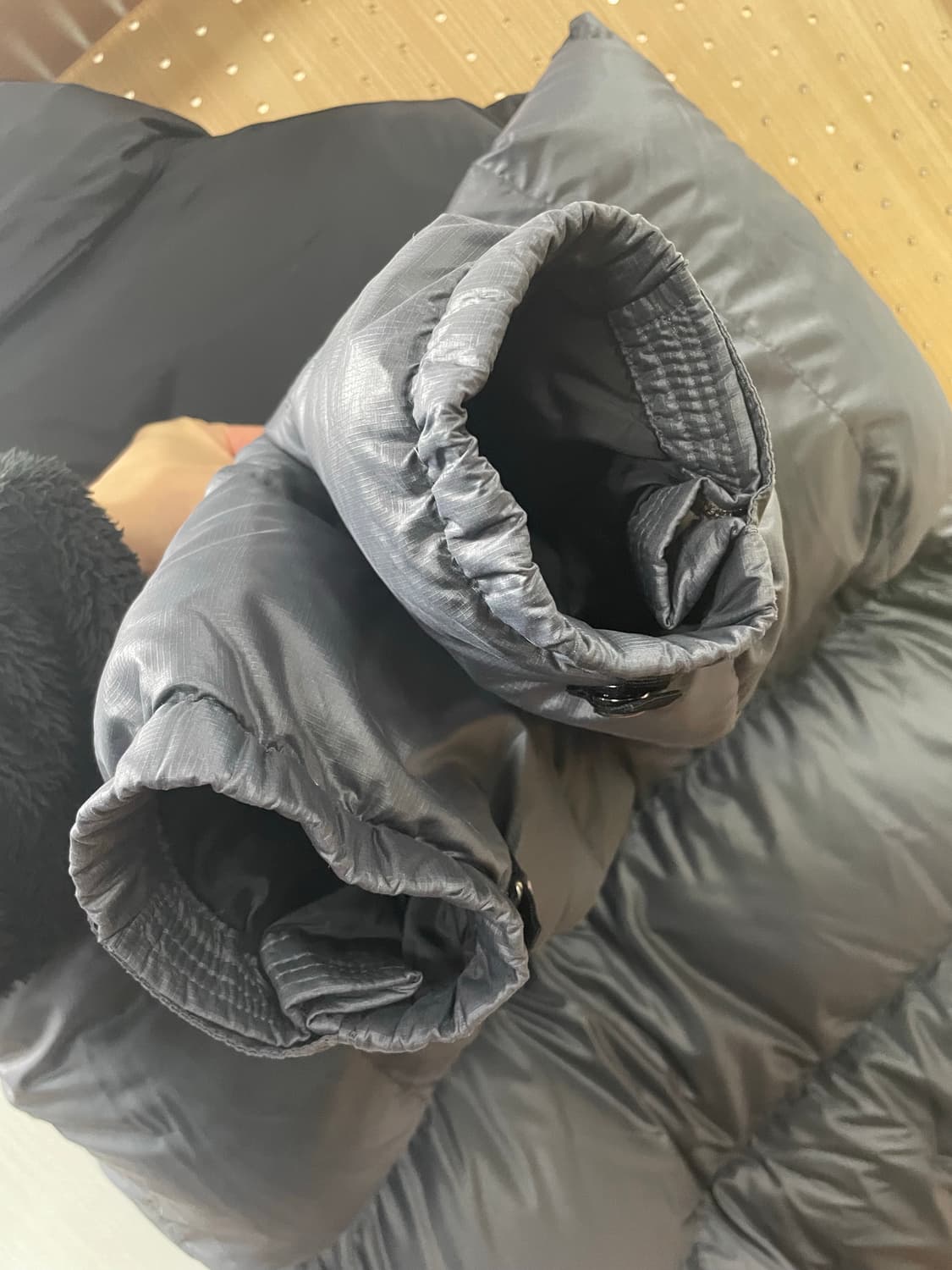 노스페이스 700 눕시 패딩 L사이즈 검정/그레이 상품이미지3