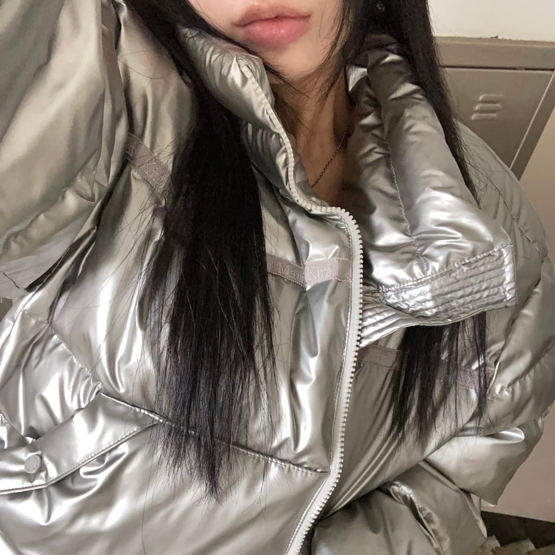 마뗑킴 테이핑 퍼퍼 다운 점퍼 실버  상품이미지3