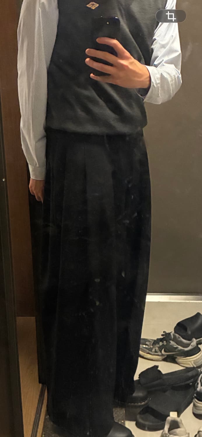 멀티 플리츠 와이드 슬랙스 블랙 상품이미지1