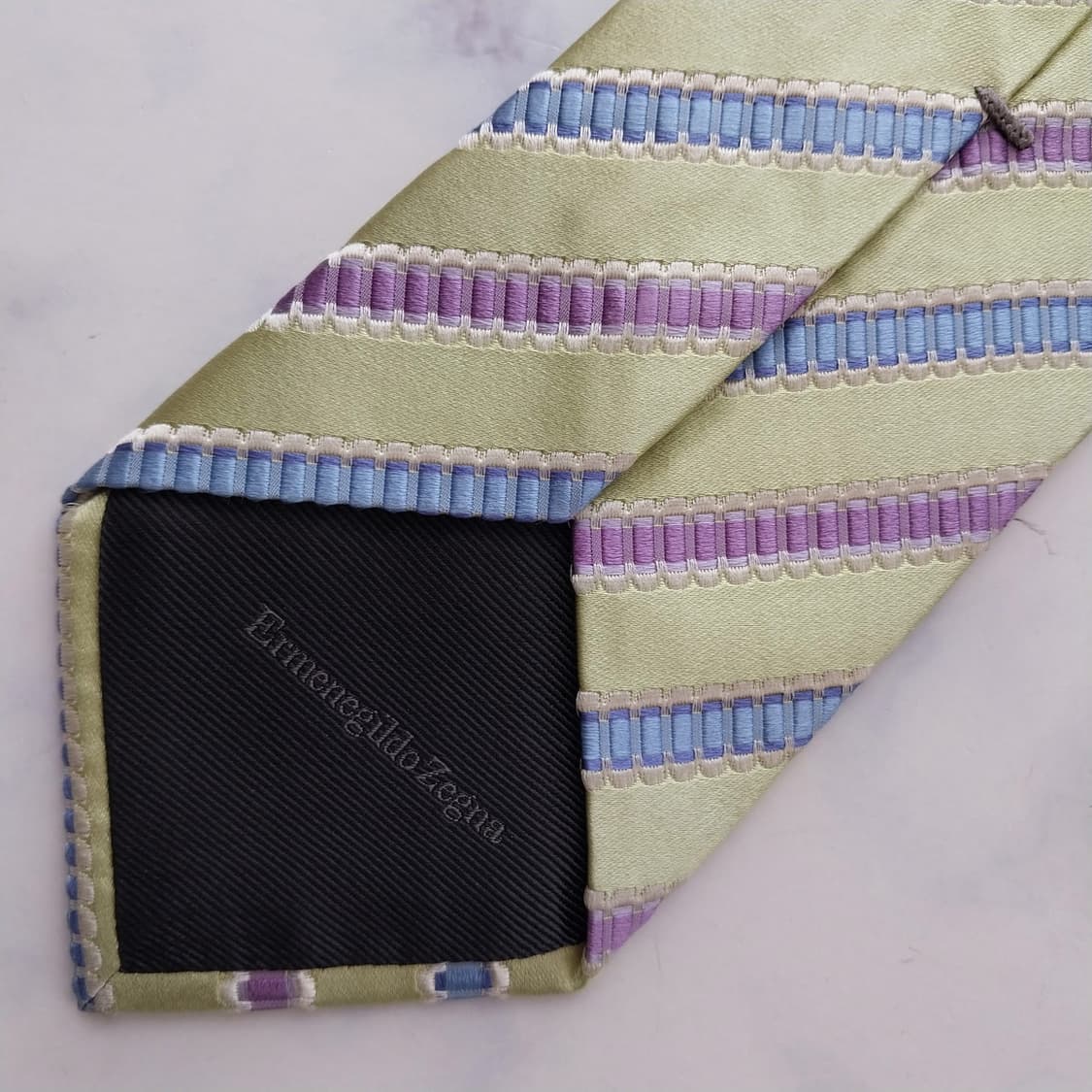 에르메네질도 제냐 라임 스트라이프 넥타이 9.1cm A+등급 K2546
 상품이미지7