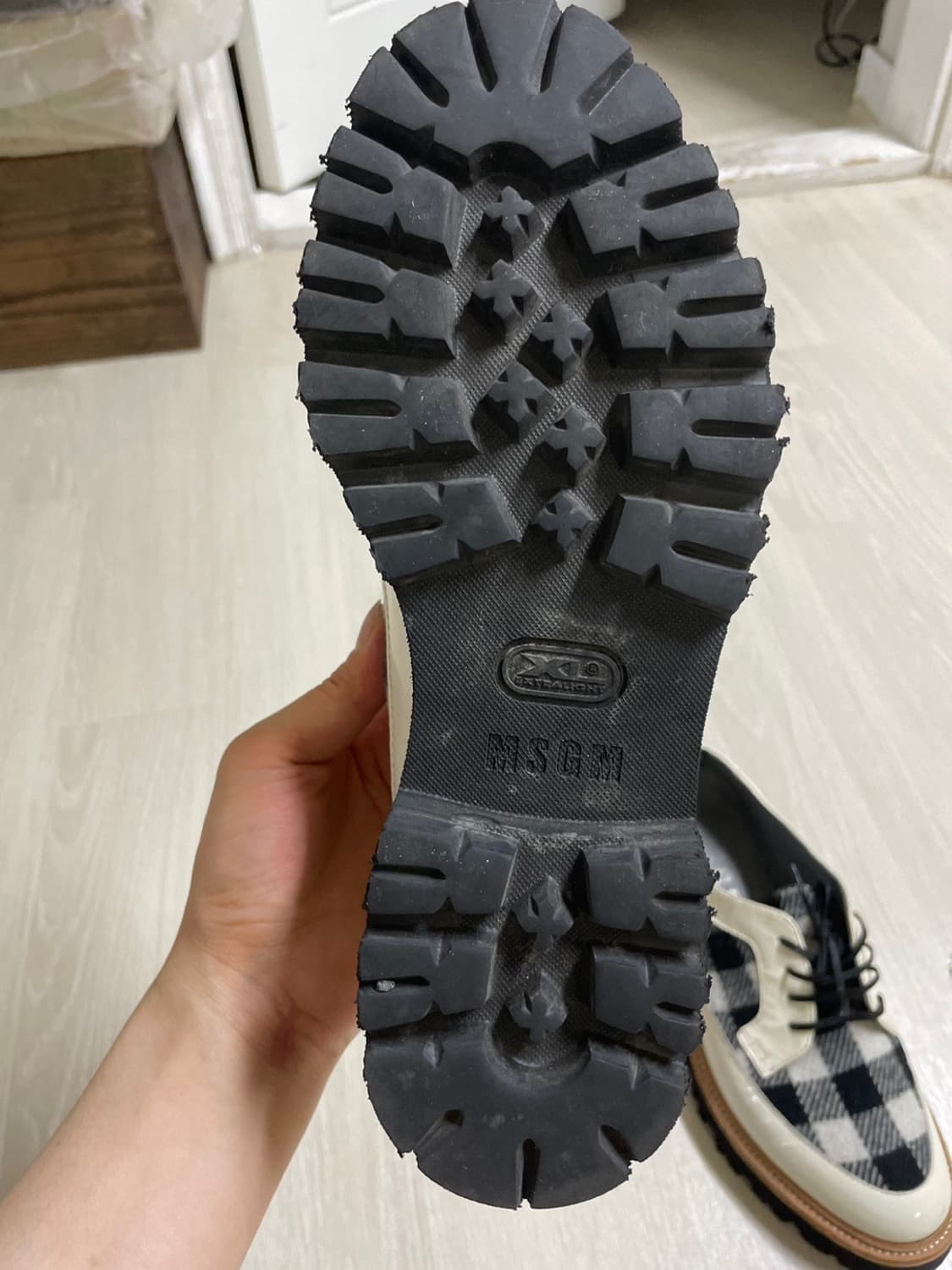 MSGM 화이트 체크 무늬 로퍼 스니커즈 신발 상품이미지8