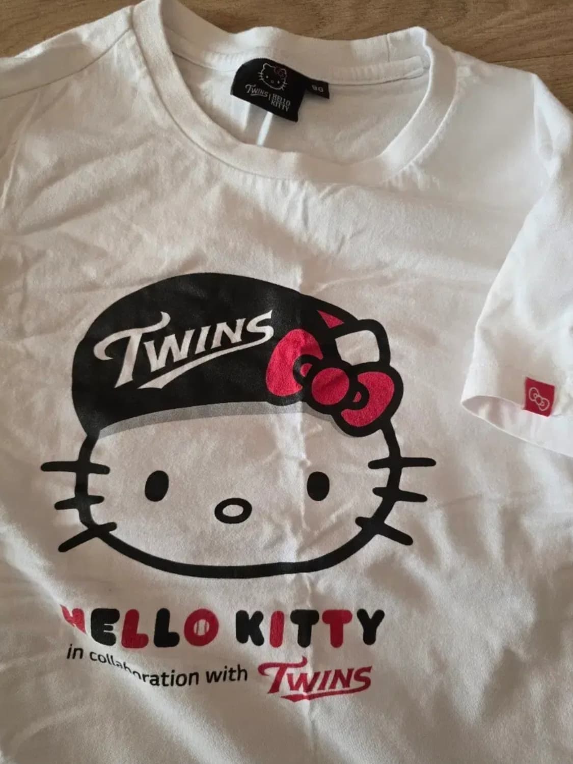 엘지트윈스 헬로키티 반팔티 후드티 헬로트윈스 컬래버 상품이미지1