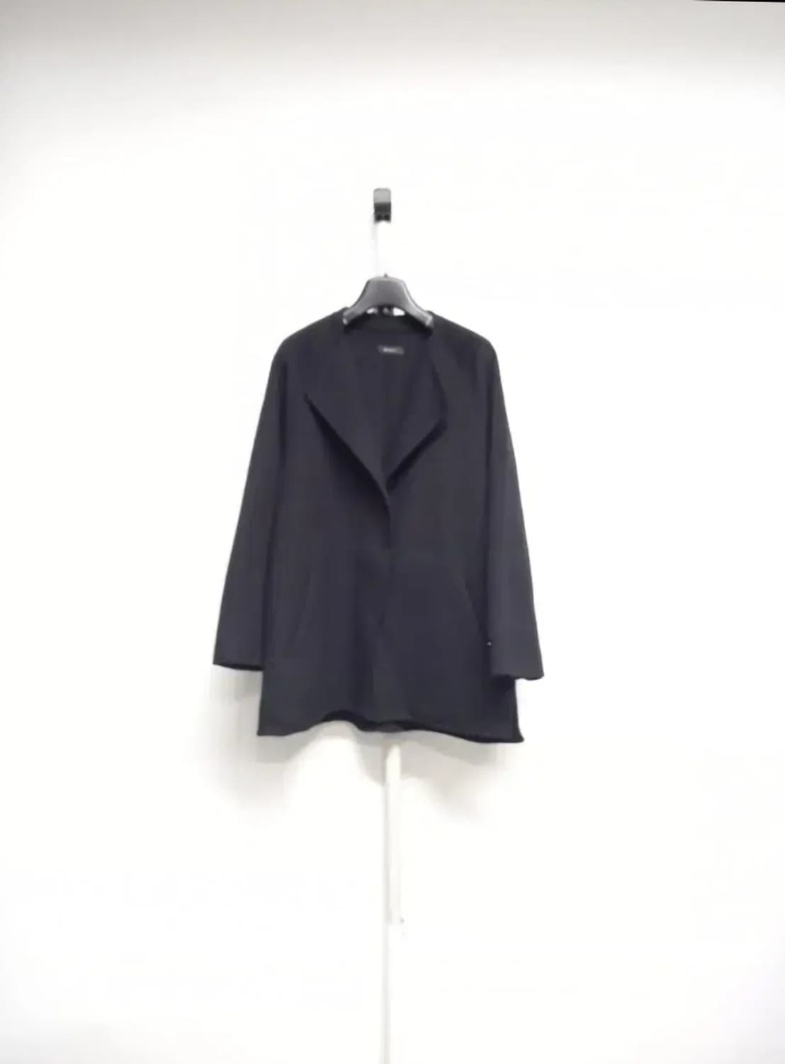 아니베에프 핸드메이드 블랙 하프코트 66.77 상품이미지1