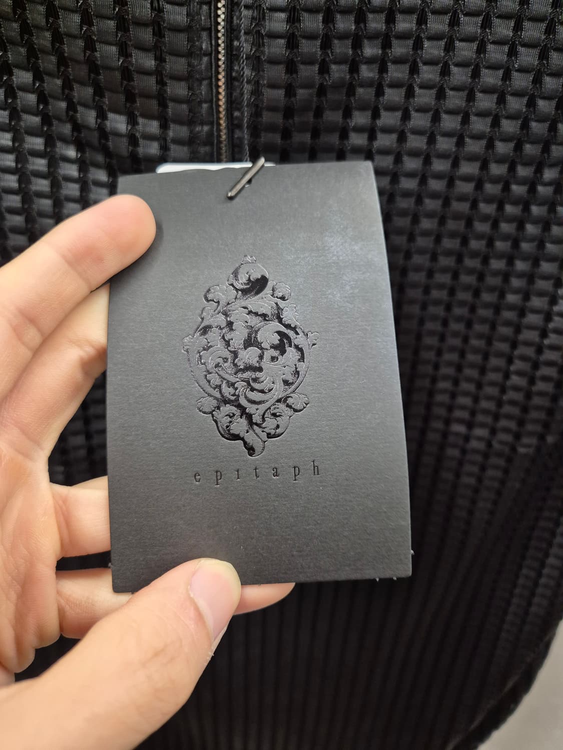 epitaph 블랙 텍스처 민소매 탑 88-90-165 상품이미지3