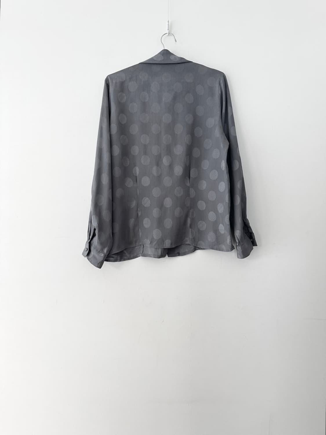 Dot pattern neck detail blouse / grey 상품이미지9