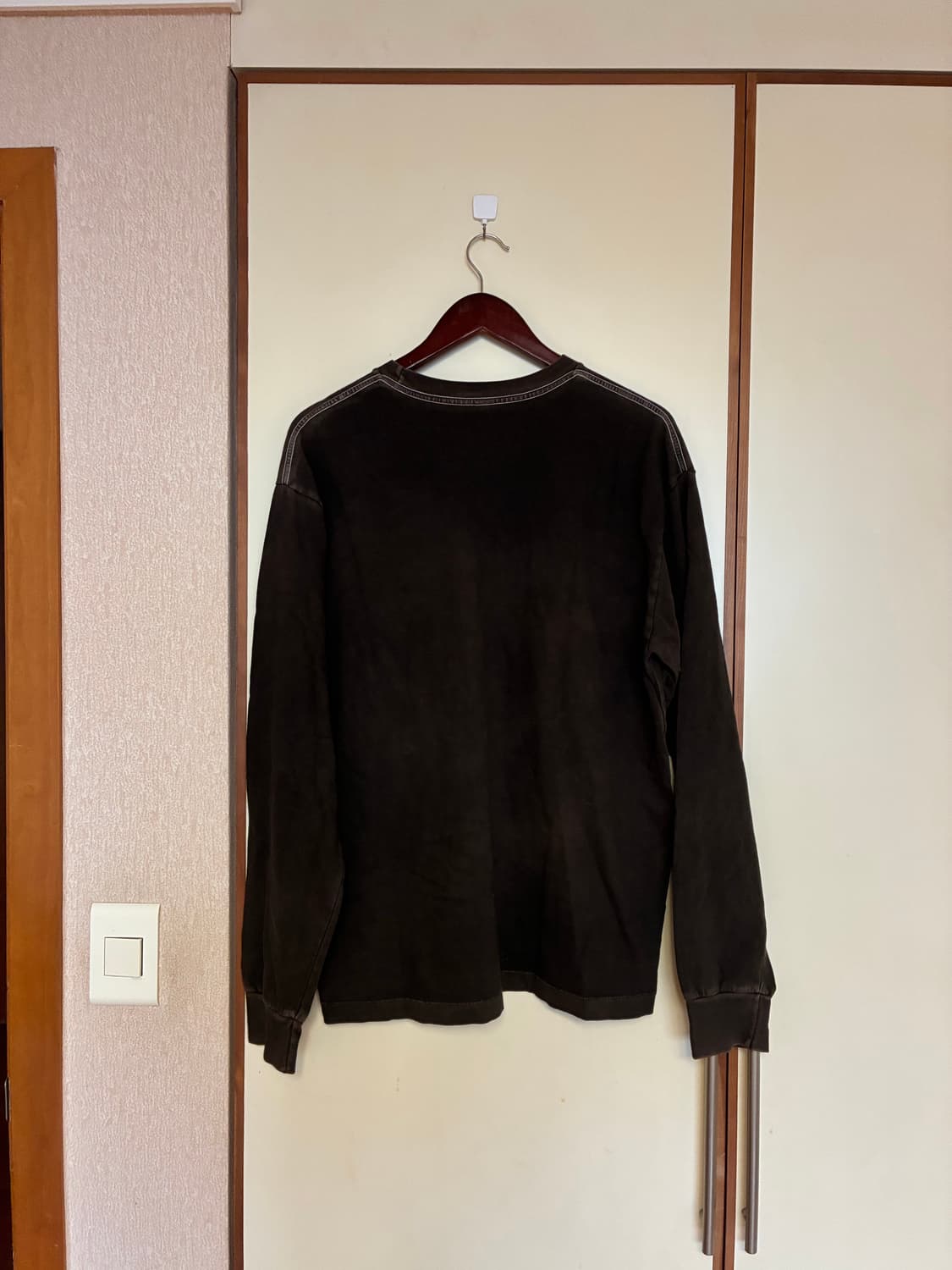 블라인드파일즈 에센스룸 브라운 롱슬리브 상품이미지2