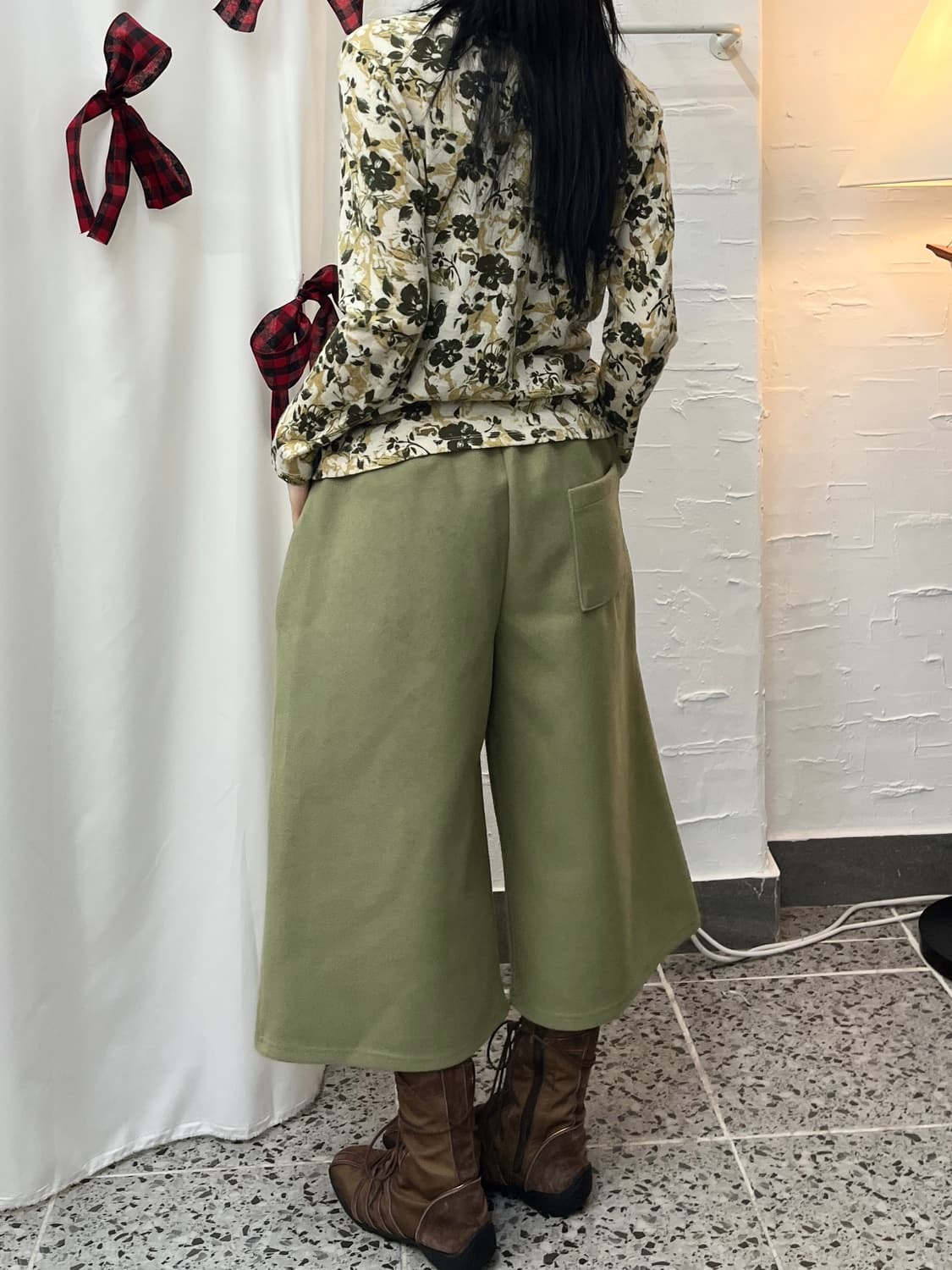 pea green pants 상품이미지3