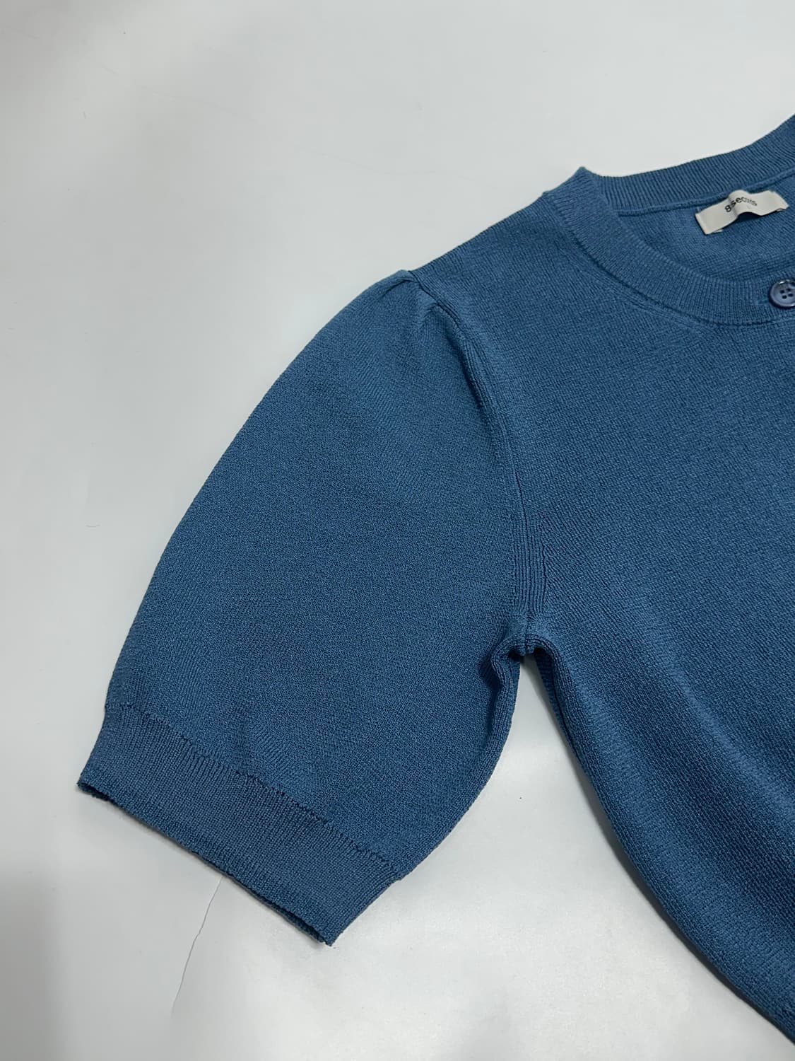 에잇세컨즈 반소매 퍼프 가디건 상품이미지3