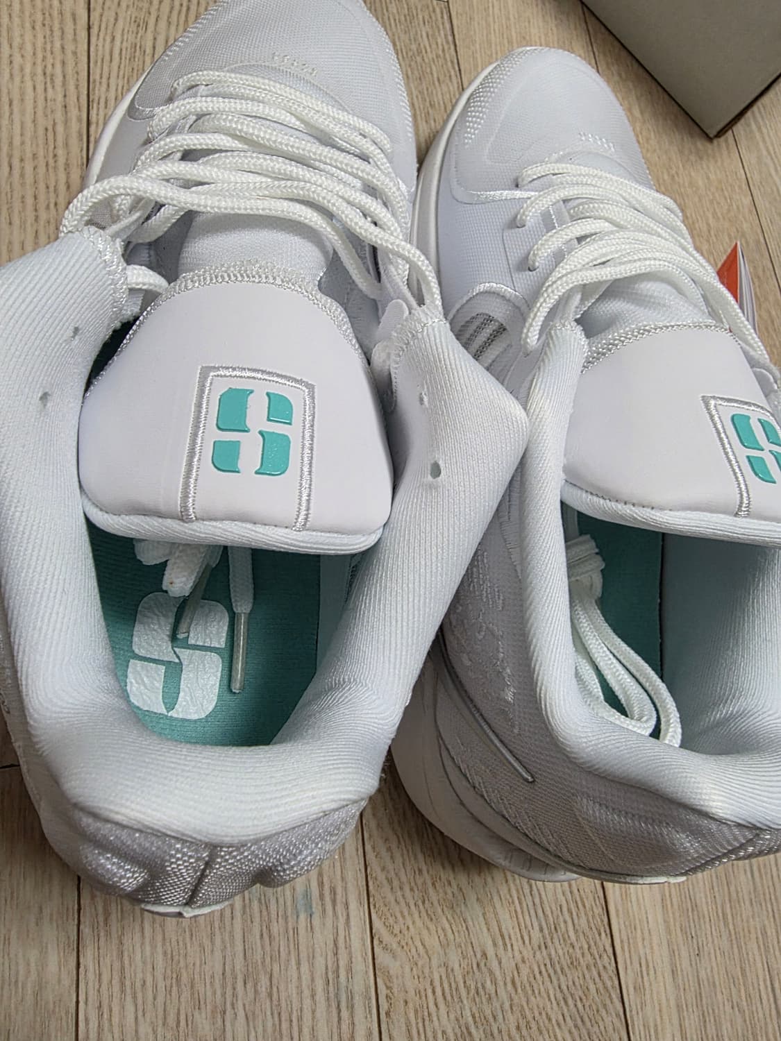 나이키 사브리나 2 운동화245 상품이미지2