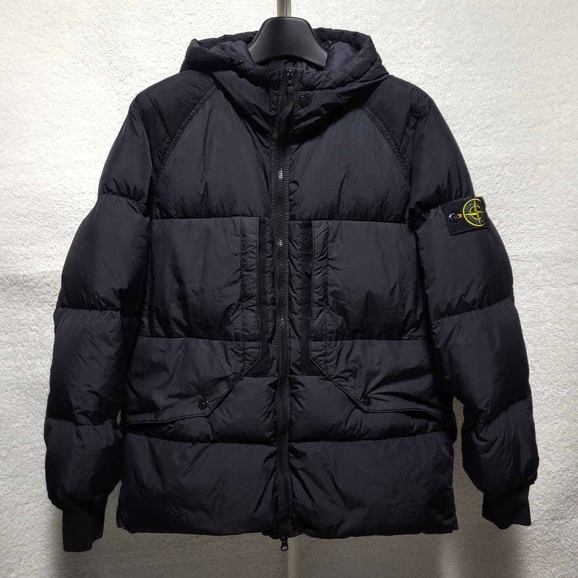 [정품] L / 23FW 스톤아일랜드 크링클랩스 후드 다운 패딩  상품이미지1