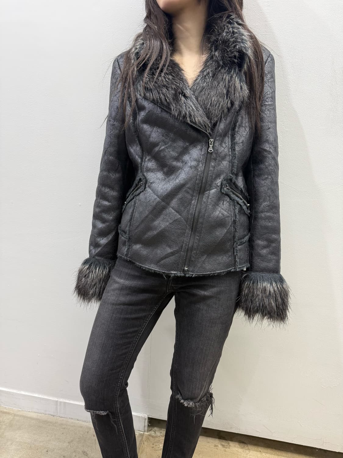 게스 퍼 디테일 비건 레더자켓 상품이미지4