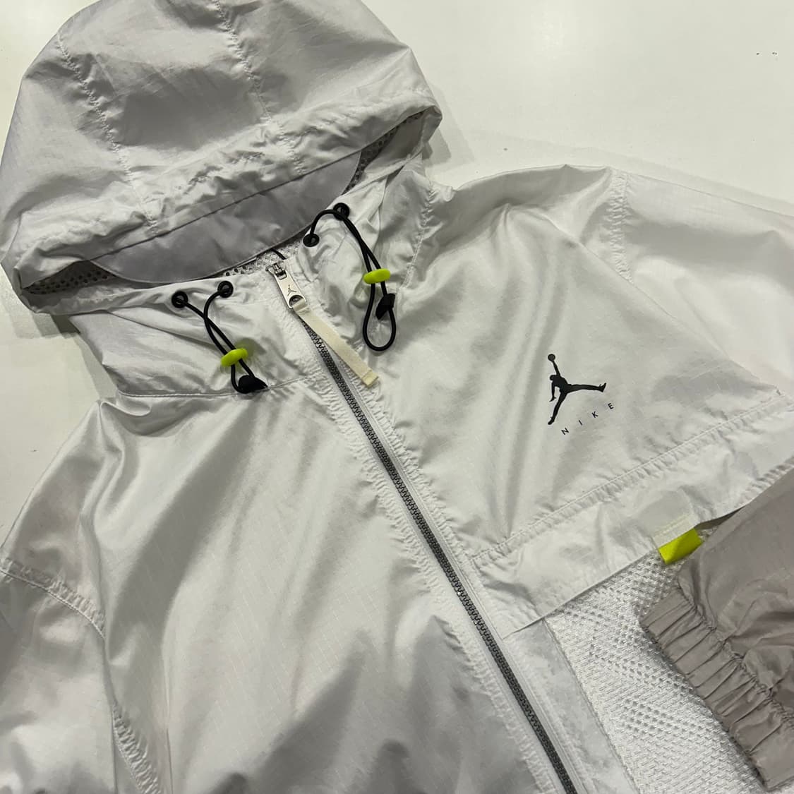 [2XL] 나이키 조던 스테이트먼트 화이트 바람막이 후드 자켓 A954 상품이미지3