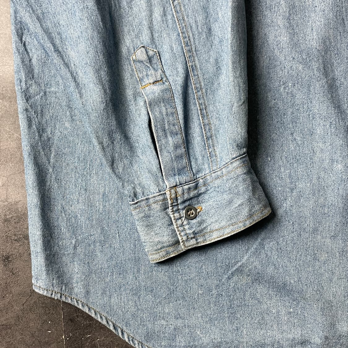 FLUID 빈티지 레더 트리밍 투톤 코튼 데님셔츠 A00417 상품이미지5