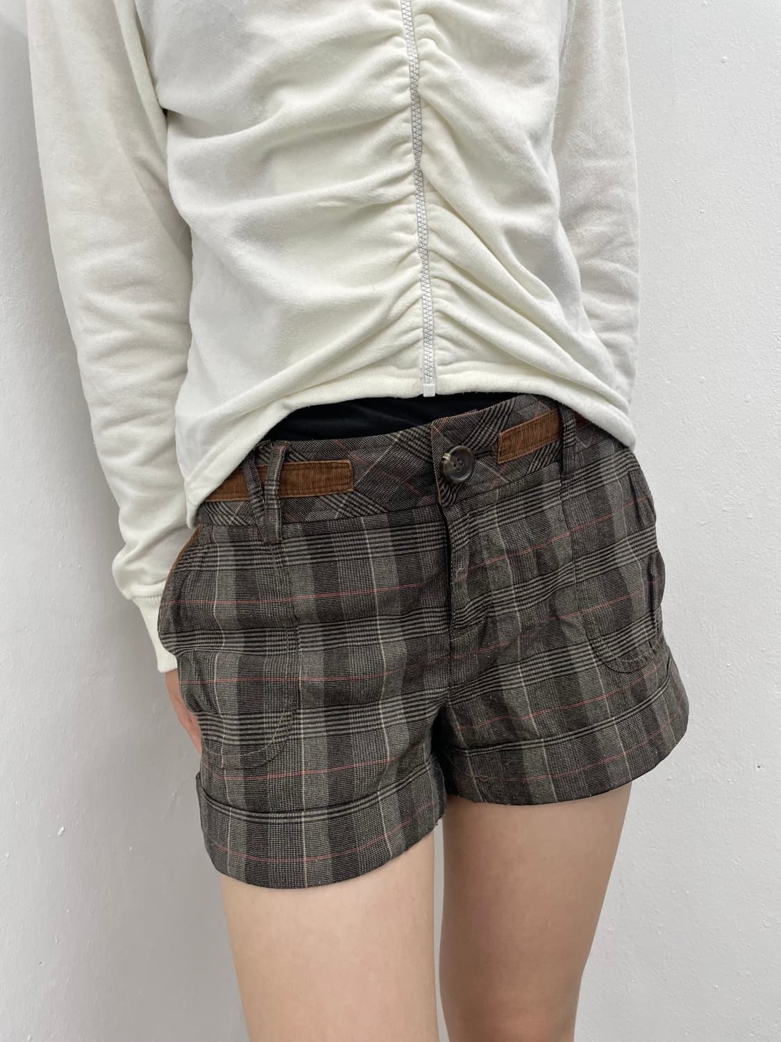 써스데이아일랜드 체크 라떼 숏츠 상품이미지5
