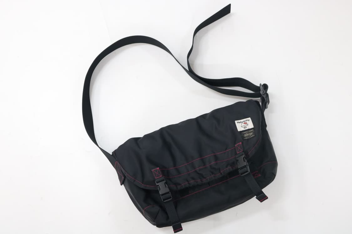 포터 x 아트모스 x 헬로키티 삼자협업 메신저 백 상품이미지2