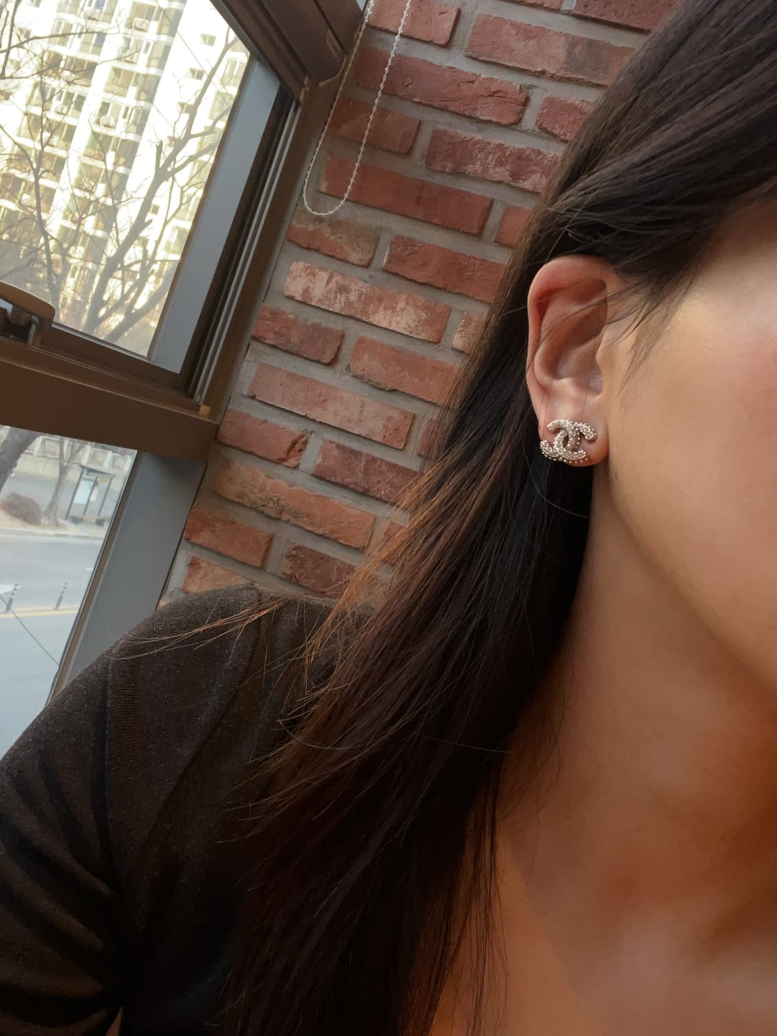 샤넬 정품 업사이클링 CC 로고 크리스탈 진주 귀걸이 상품이미지7