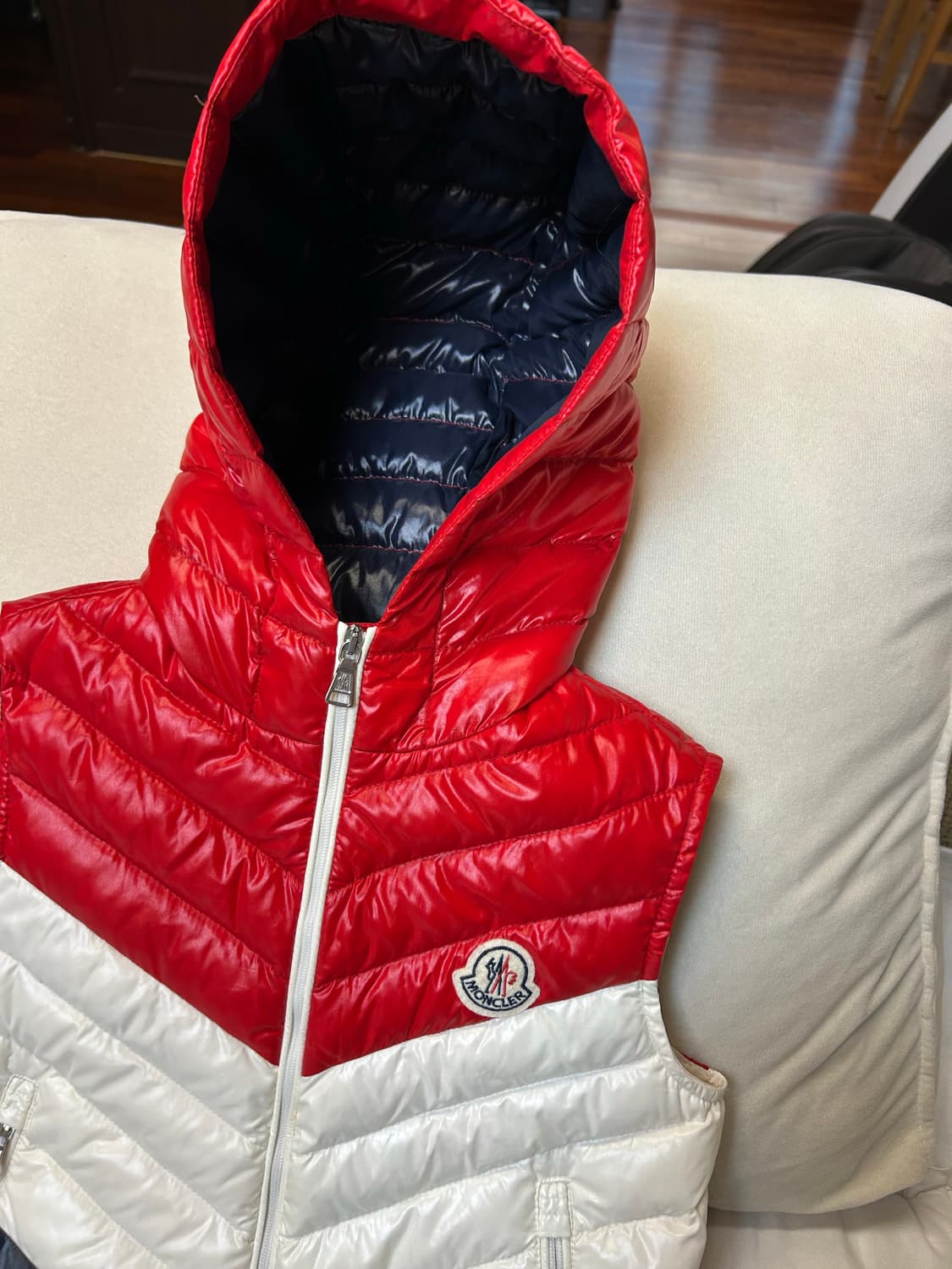 몽클레어 키즈 하리키 후드 베스트 패딩(8세) 상품이미지2