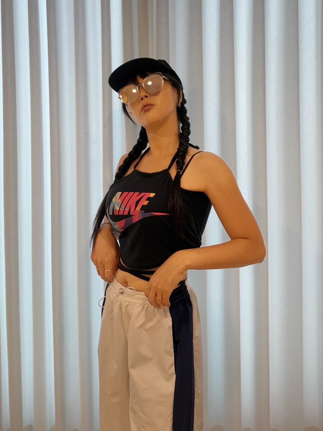 나이키 스트랩 크롭탑 상품이미지2