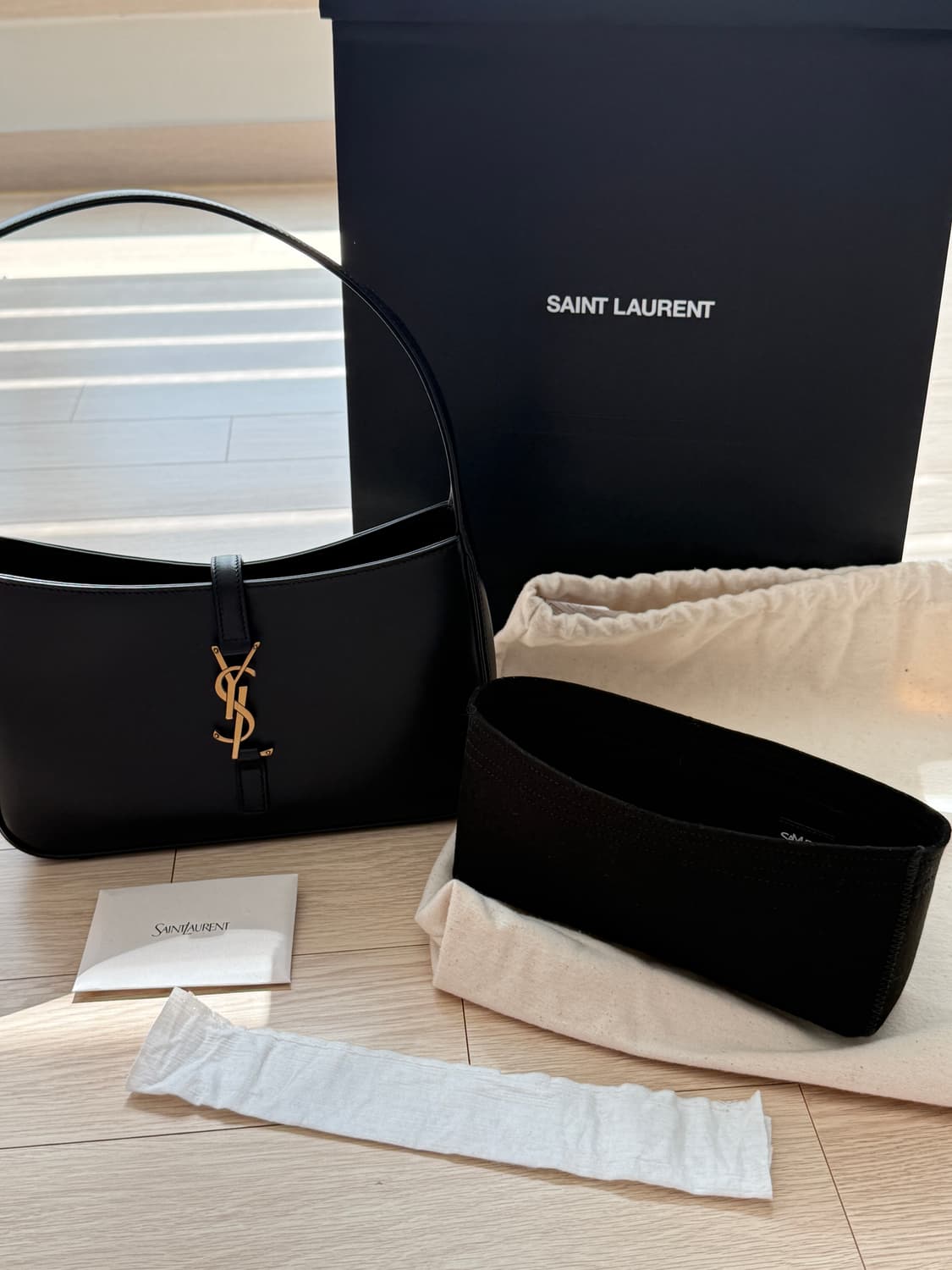 입생로랑 5a7 호보백 일반사이즈 상품이미지2