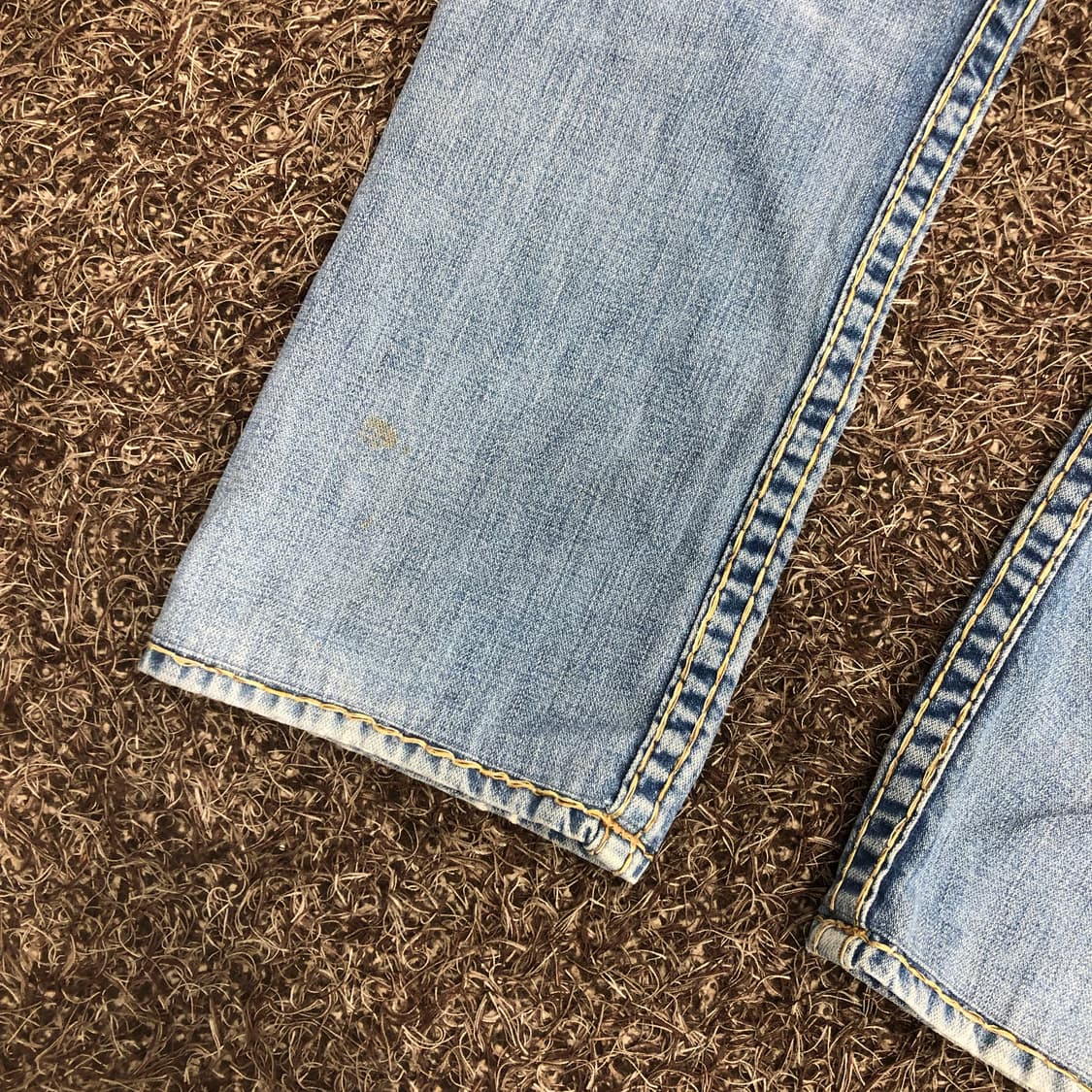 트루릴리전 Logan Super T 디스 워싱 데님 팬츠 상품이미지4