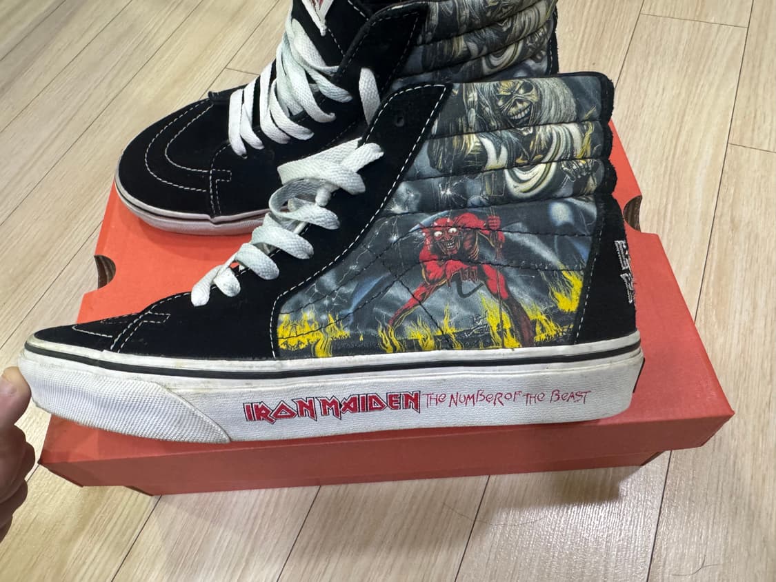 [250] 반스 x 아이언 메이든 SK8-Hi 넘버 오브 더 비스트 한정 상품이미지1