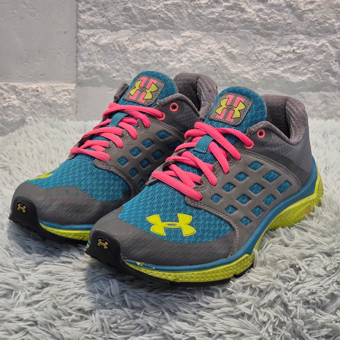 7a-22:언더아머 마이크로 G 런닝화(240) 상품이미지1