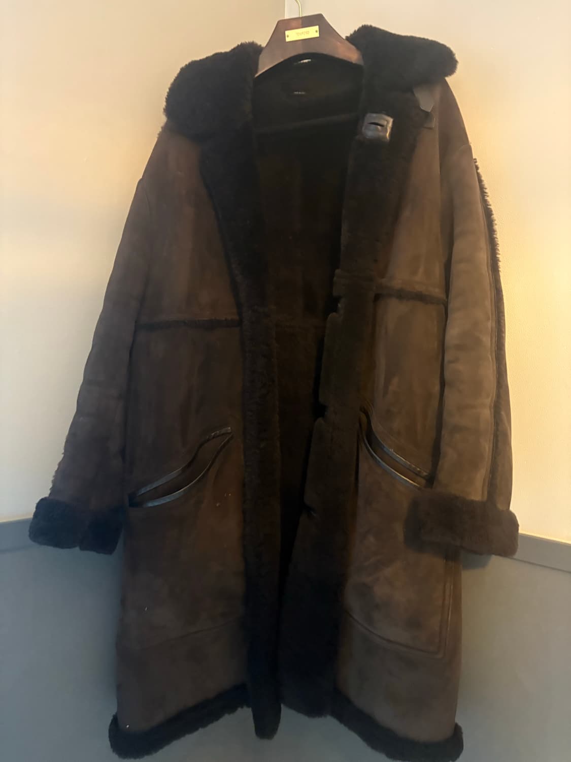 톰포드 23FW 롱 시어링 코트 52 (모델명: O1SM1STK1224) 상품이미지2