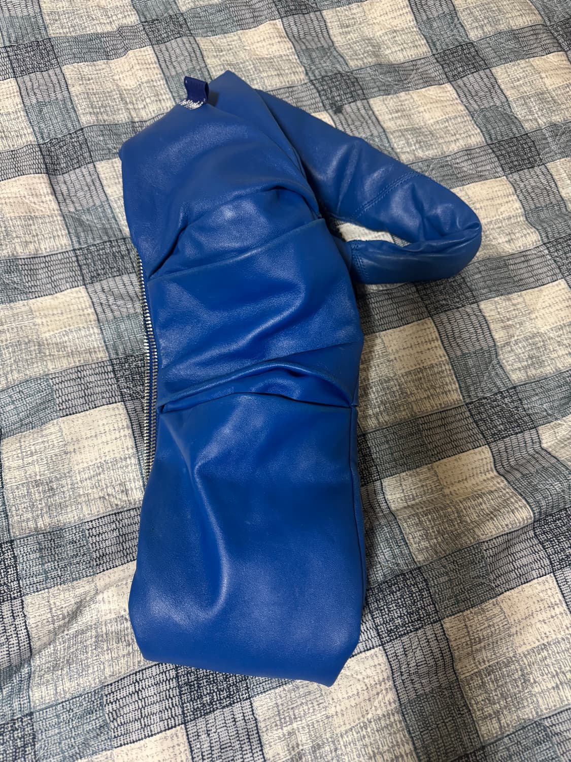 자더에러 매듭 레더 숄더백 블루 상품이미지6