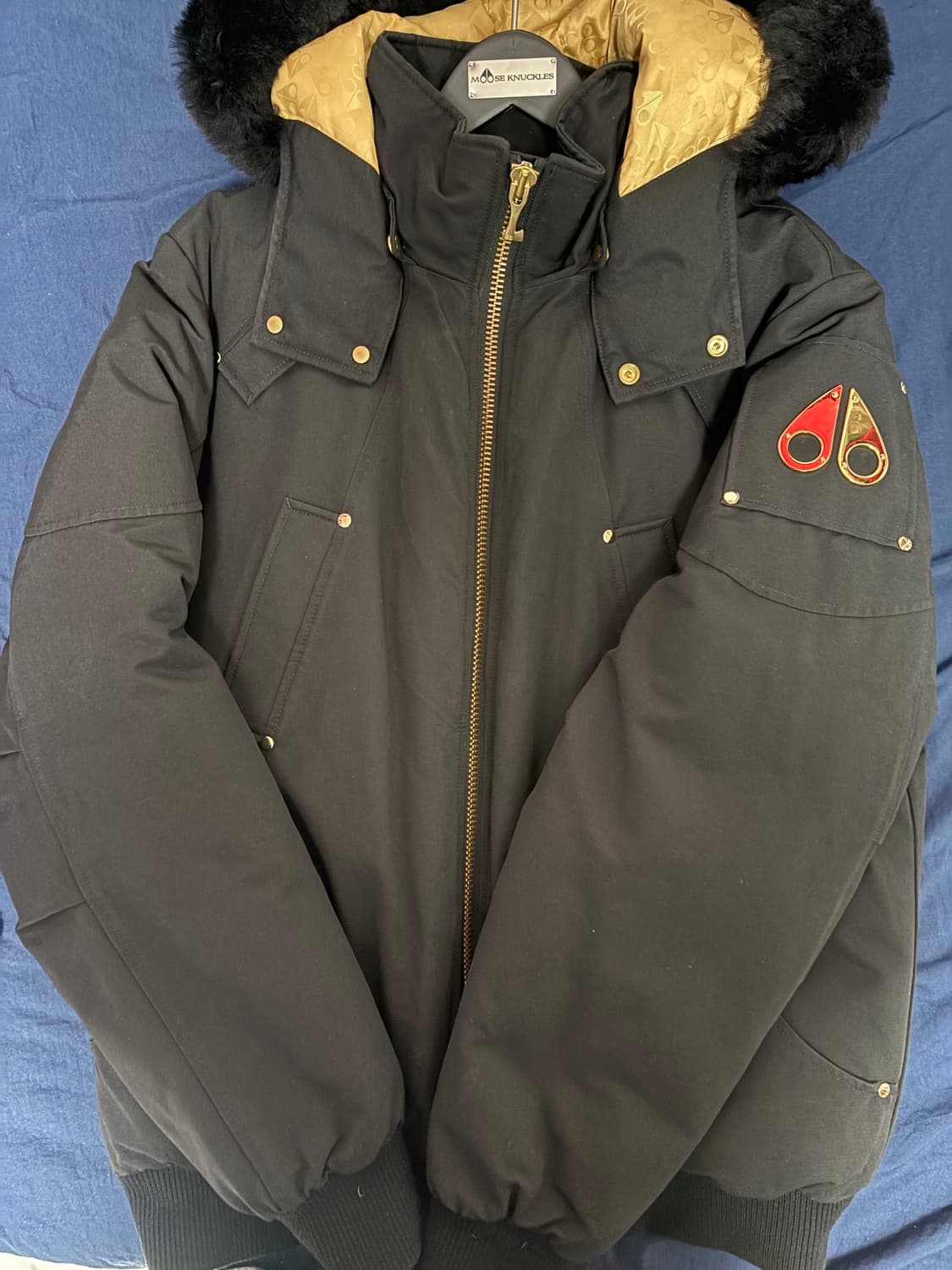 무스너클 패딩 금장 상품이미지1