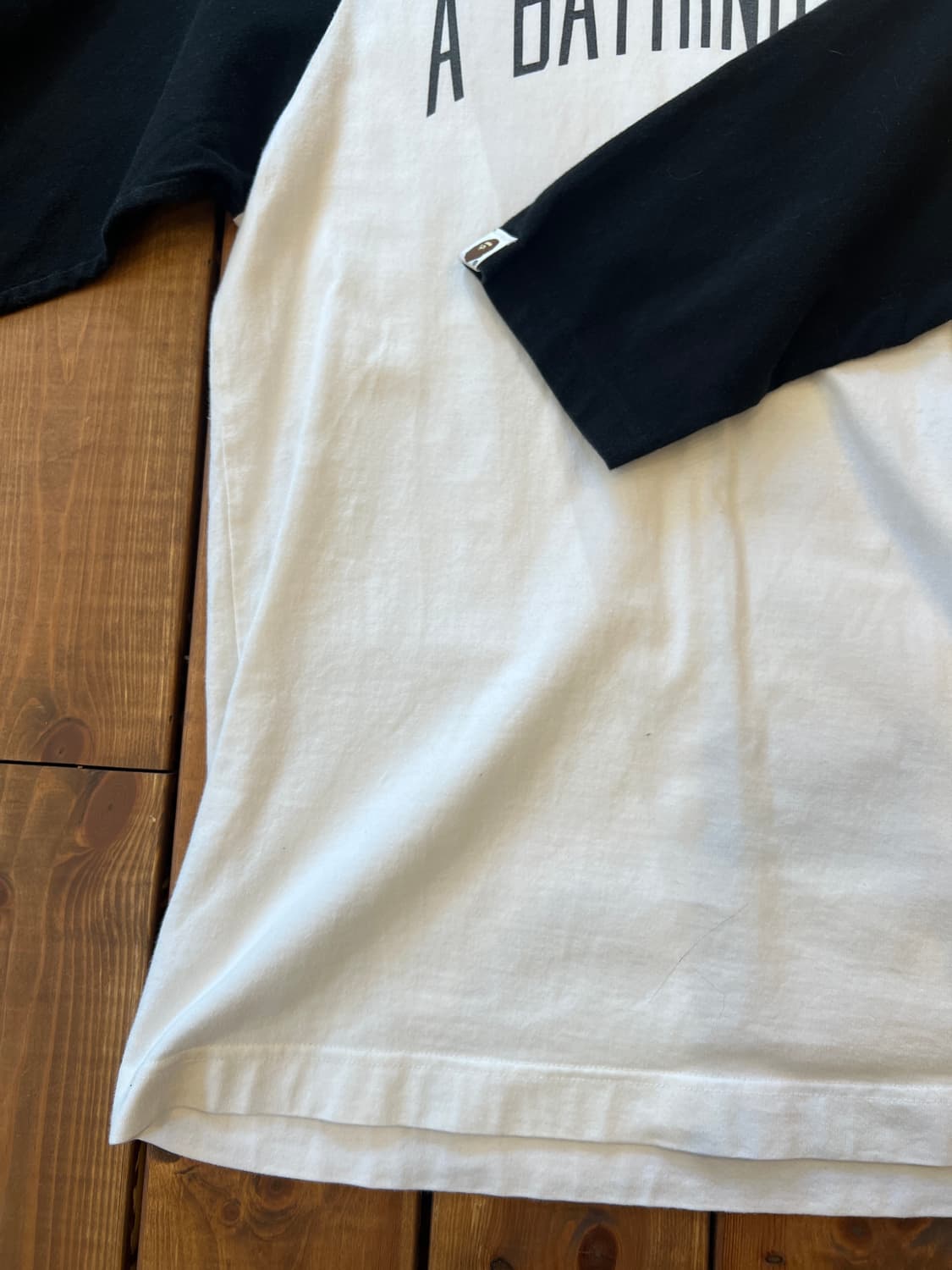 베이프 블랙앤화이트 숏 슬리브 상품이미지7