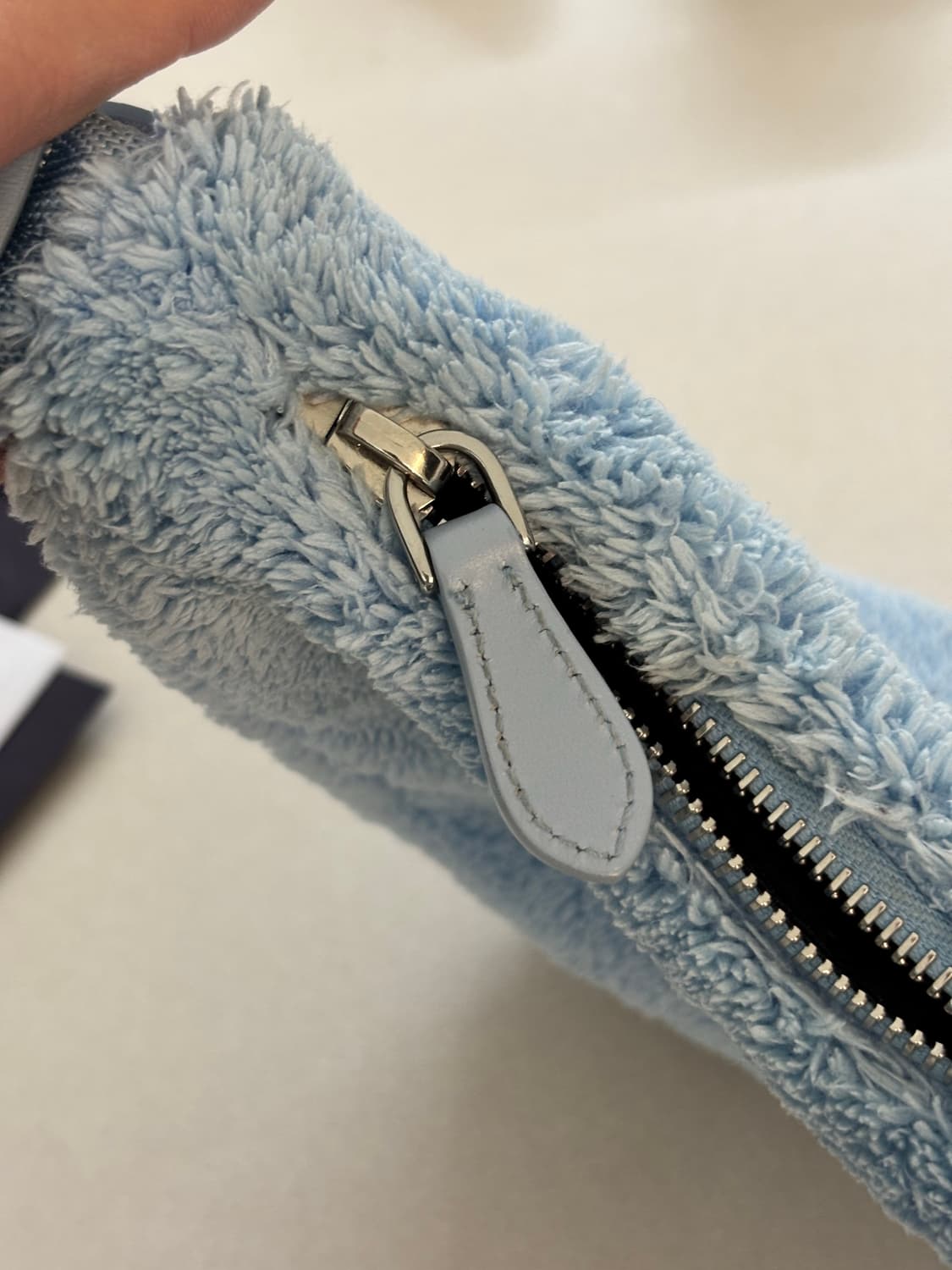 프라다 리에디션 테리 호보백 스카이블루 (celeste) 상품이미지5