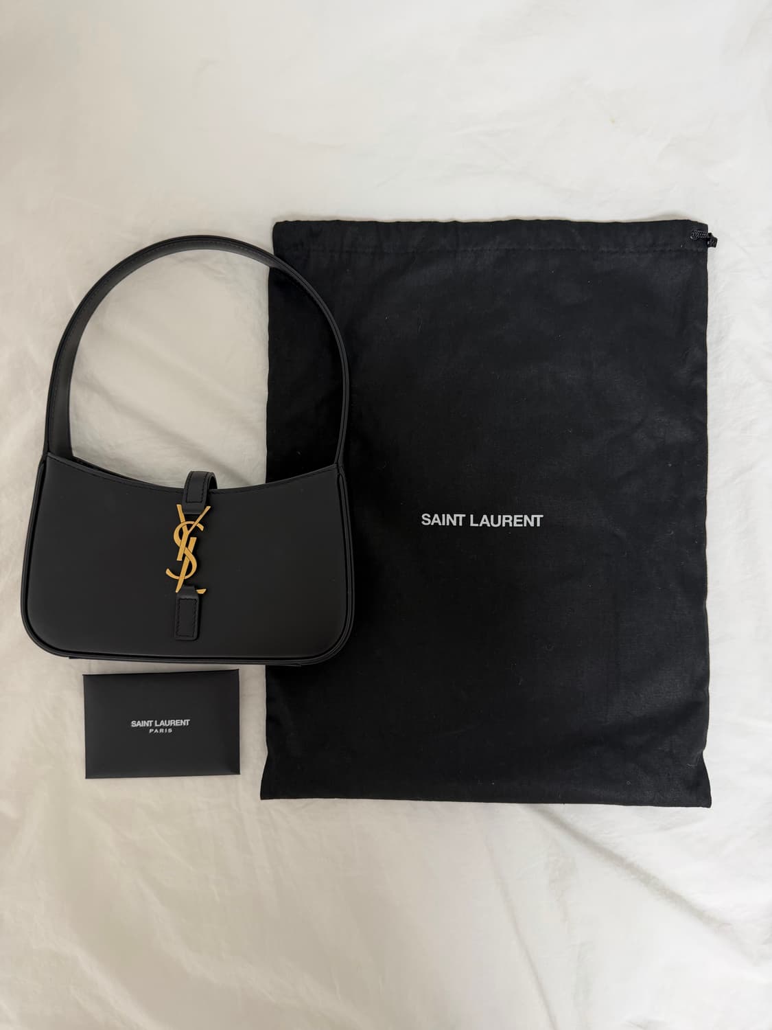 생로랑 르 5 아 7 미니 호보백 블랙 상품이미지1