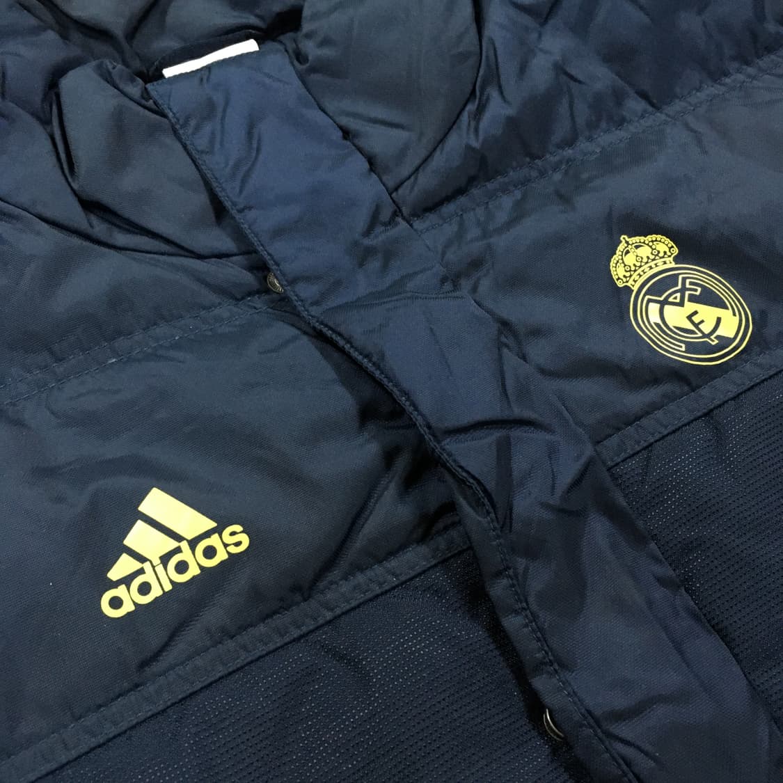 투티/0317 아디다스 레알 마드리드 네이비 패딩 축구팀 유니폼 상품이미지3