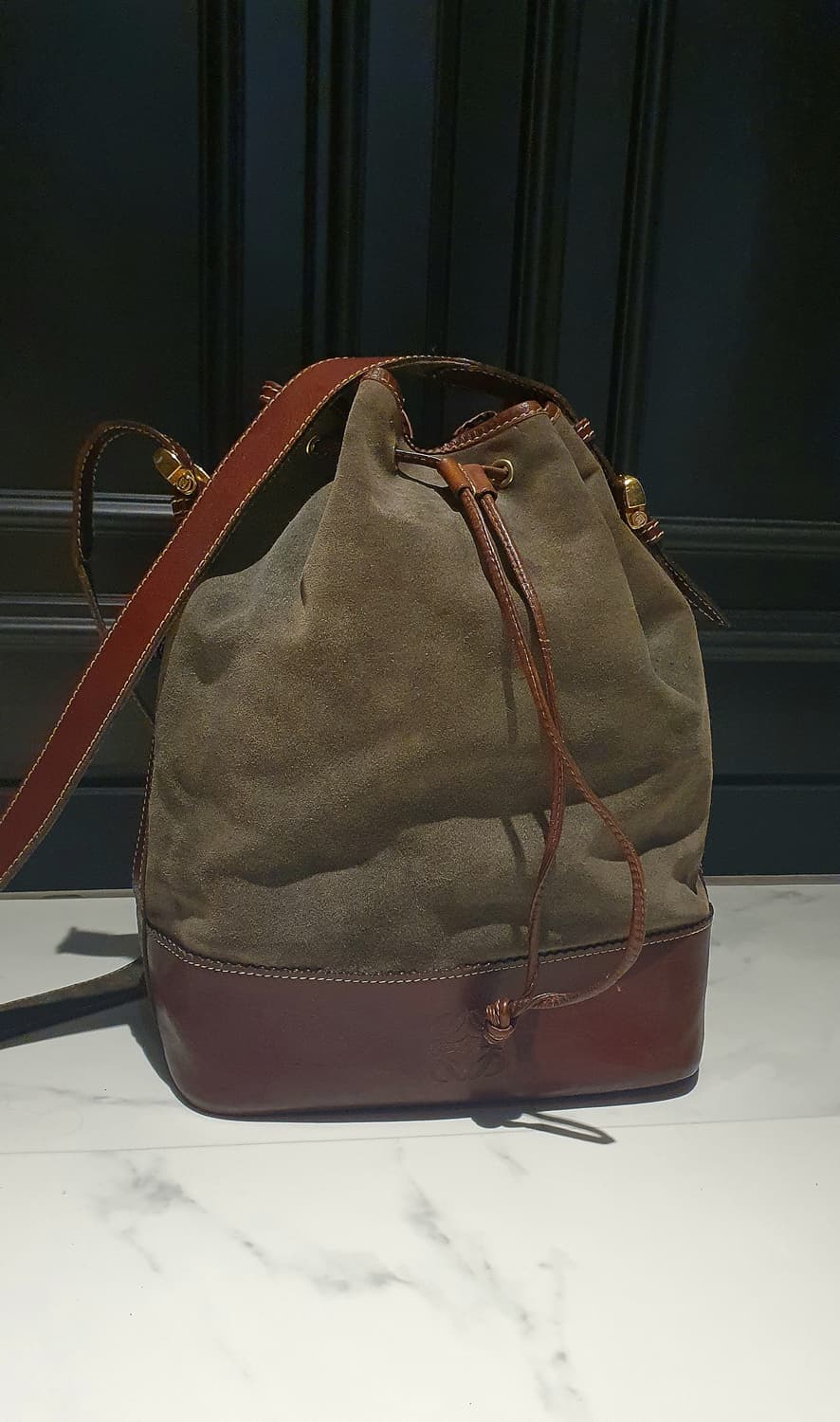 로에베 빈티지 안테 스웨이드 버킷 숄더백 상품이미지1