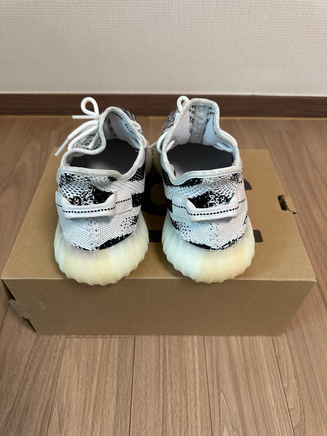 아디다스 이지부스트 350 지브라 2020 285 상품이미지4