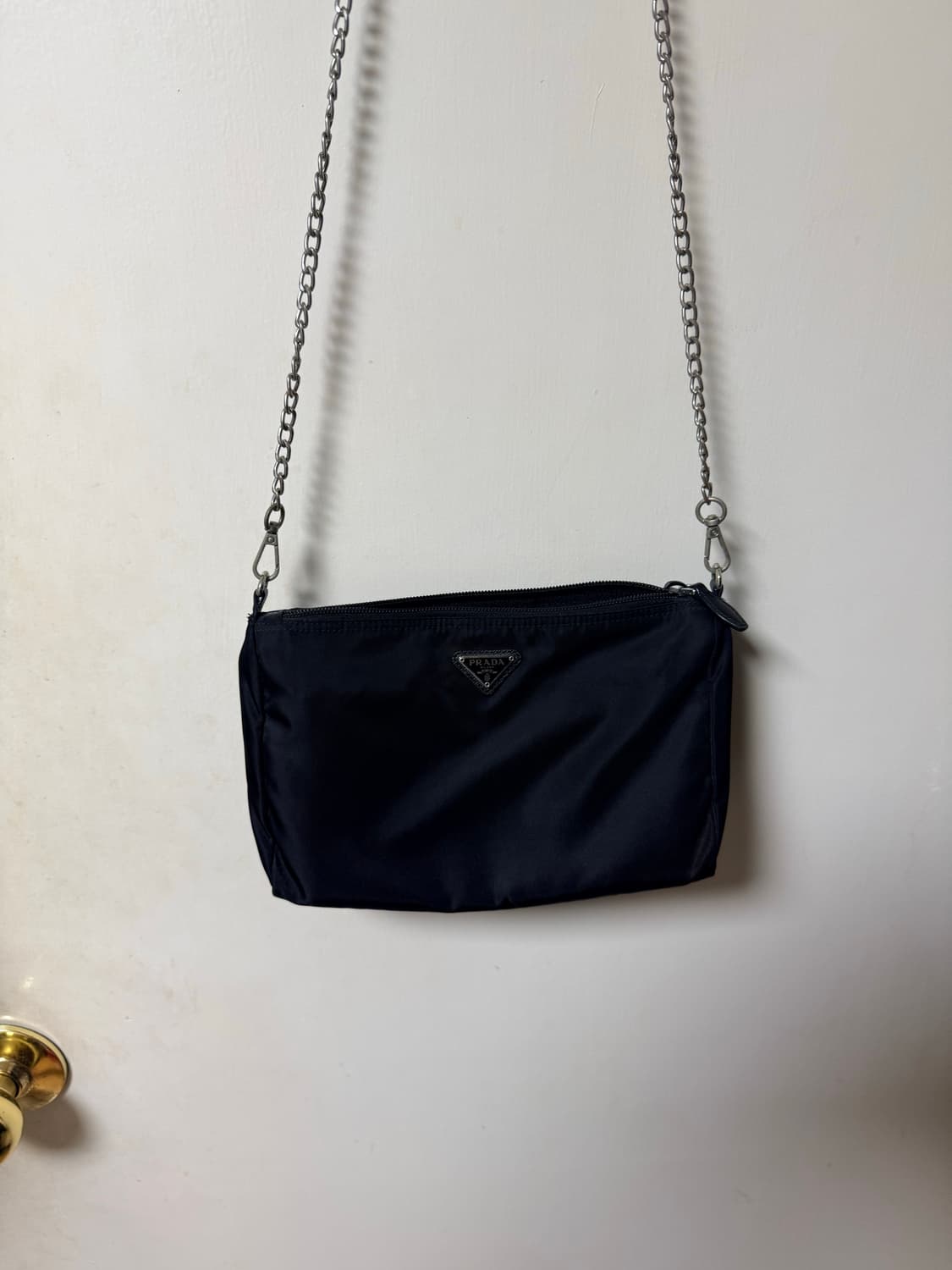 프라다 포코노 파우치 백 크로스백 상품이미지1