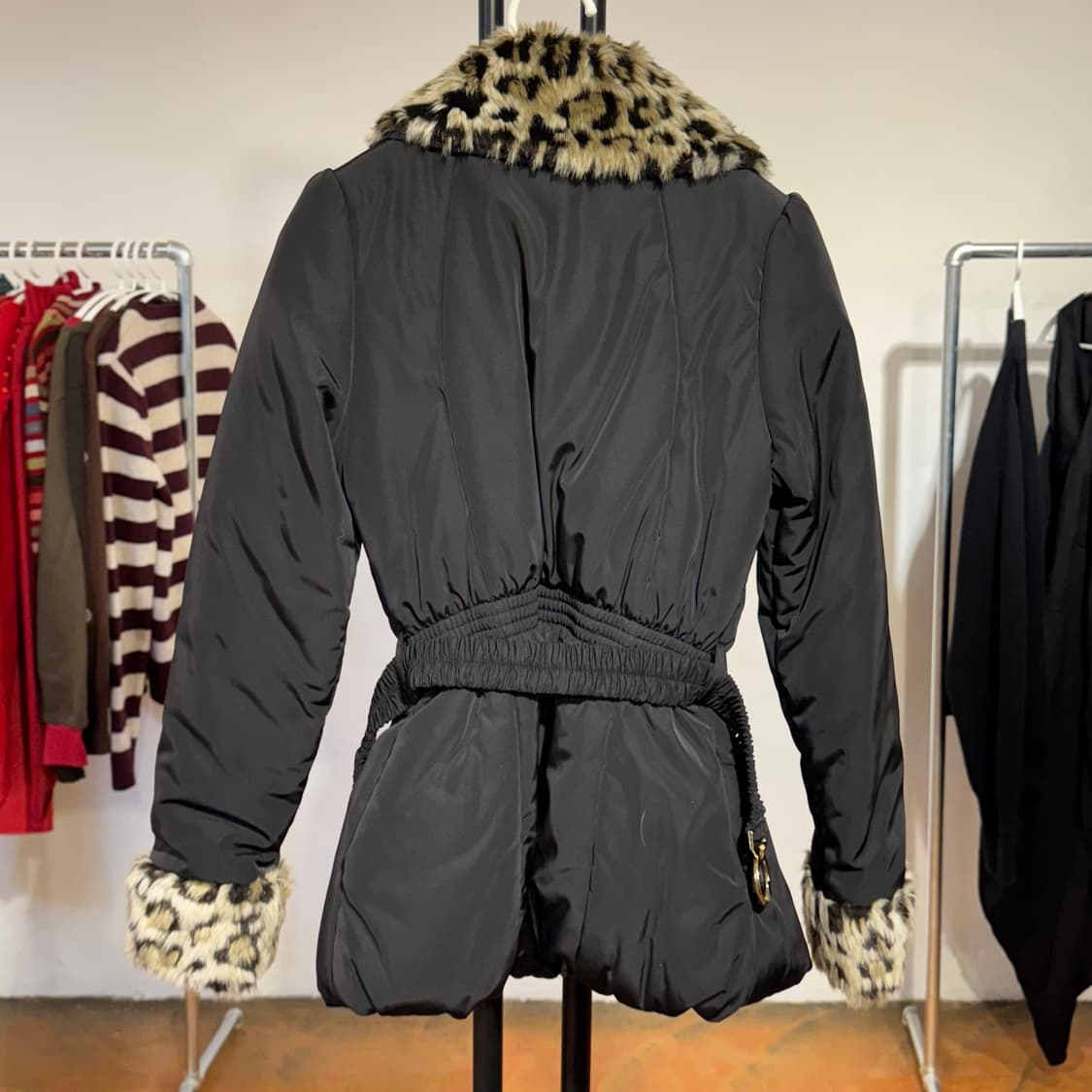 에고이스트 레오파드 퍼 경량 패딩 / 여성 55  사이즈 상품이미지2