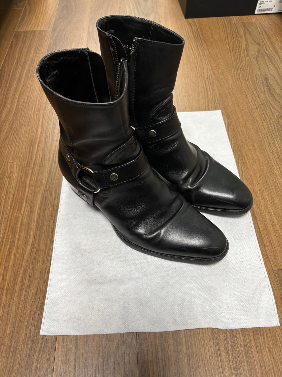 생로랑 하네스 부츠 와이어트40 상품이미지3
