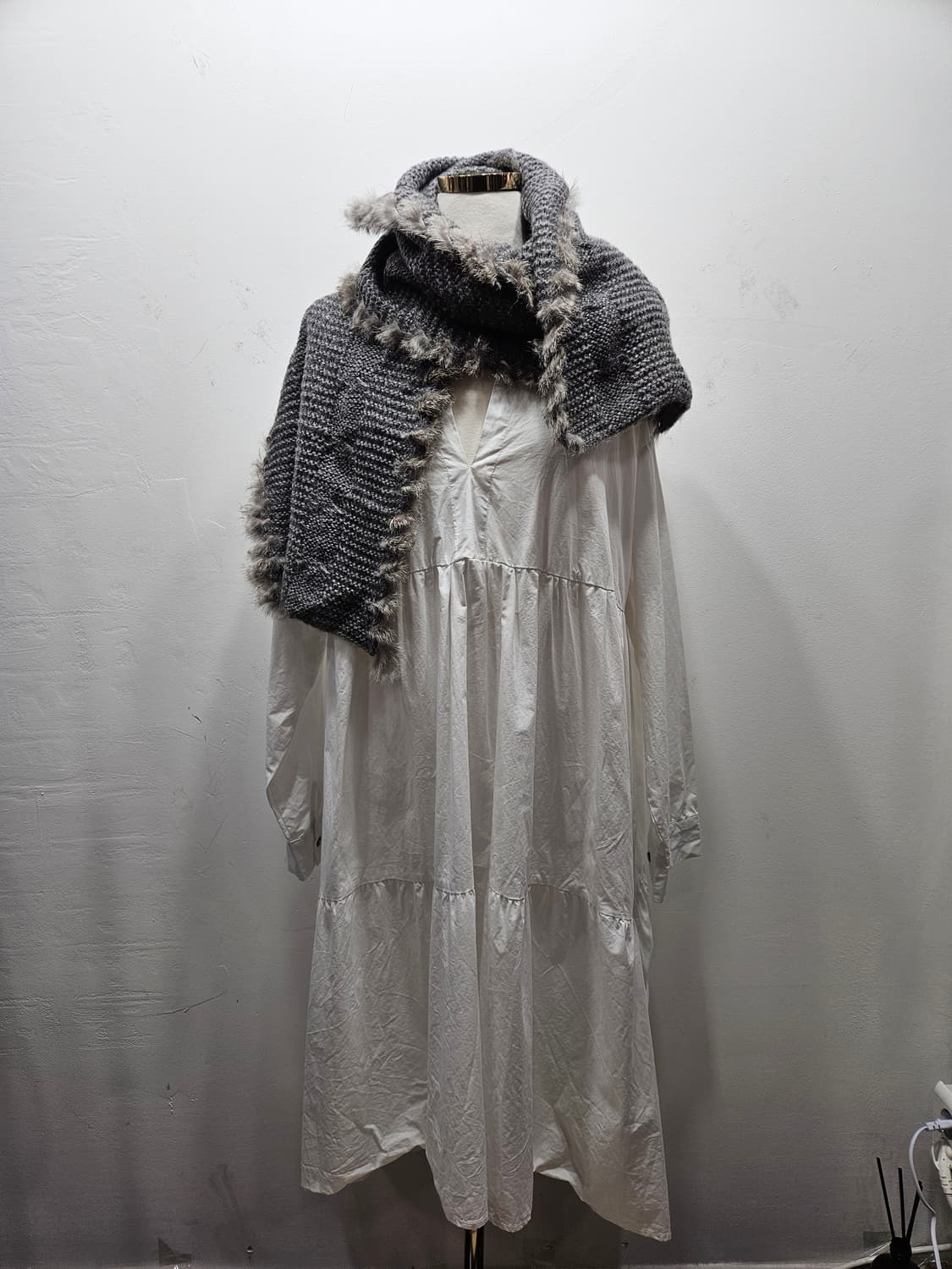 토끼털 트리밍 회색 니트 머플러 상품이미지2