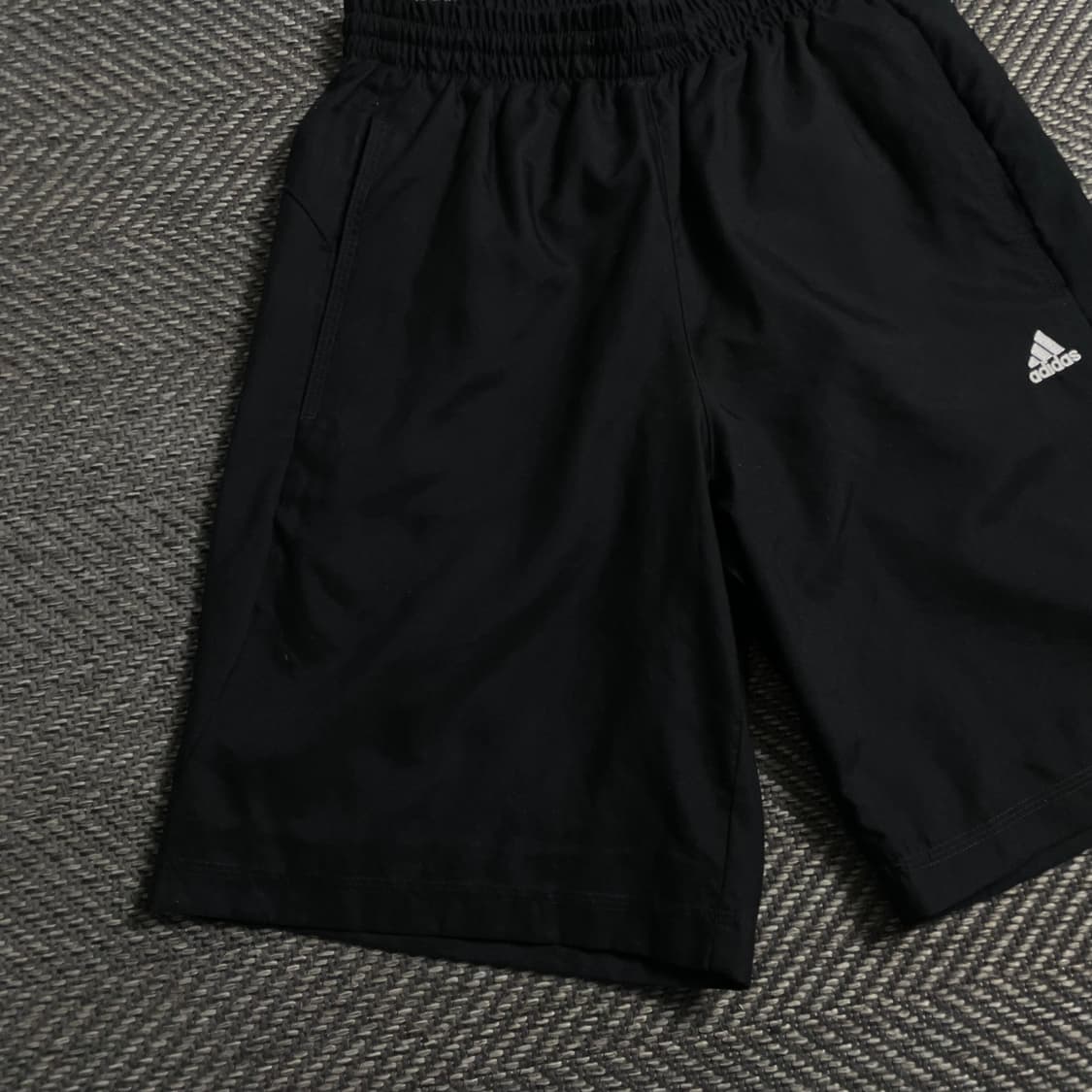 아디다스 에센셜 이너메쉬 우븐 쇼츠 블랙 y 4724 상품이미지3